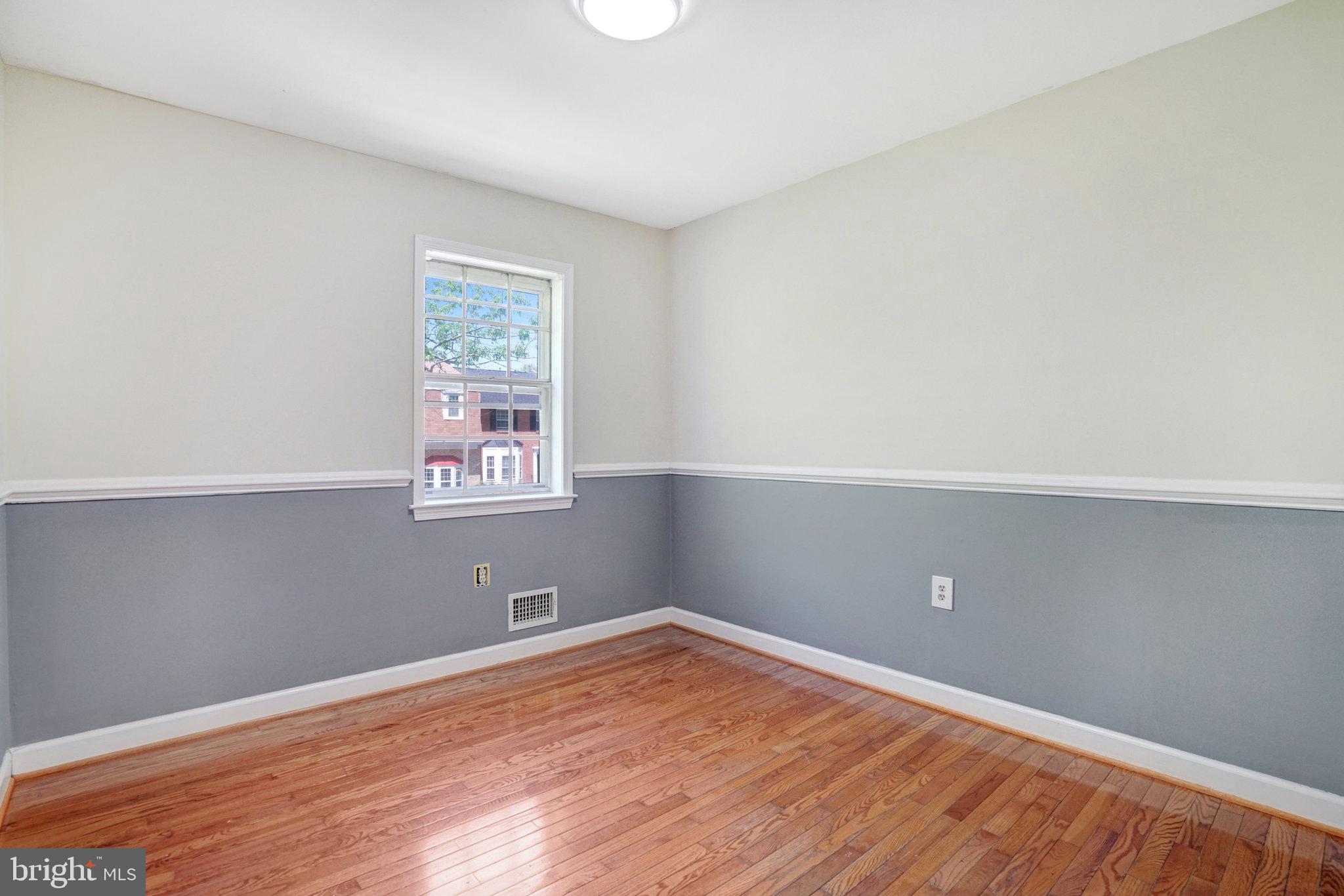 HERITAGE SQUARE - Residential