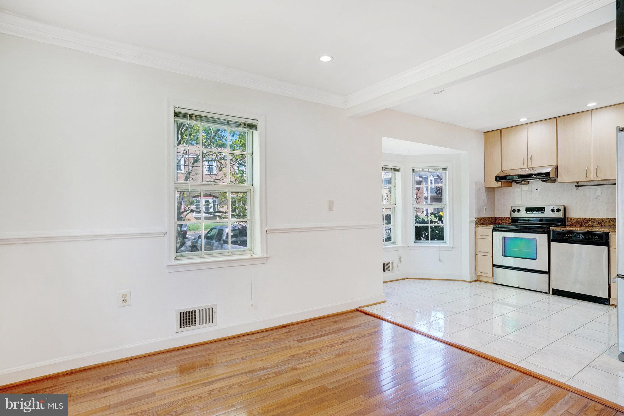 HERITAGE SQUARE - Residential