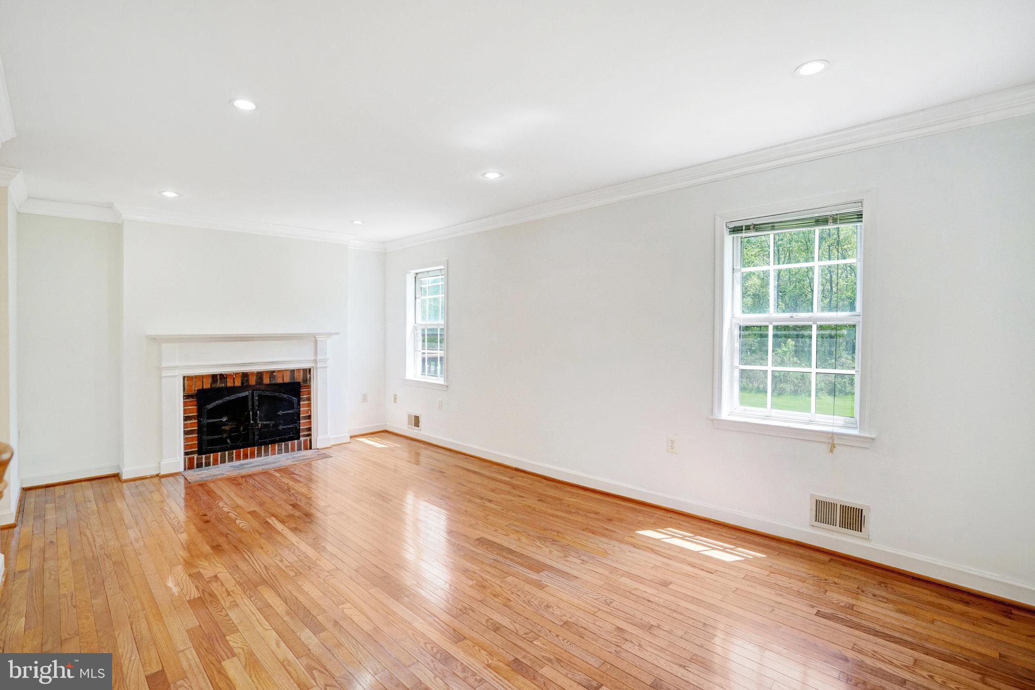 HERITAGE SQUARE - Residential