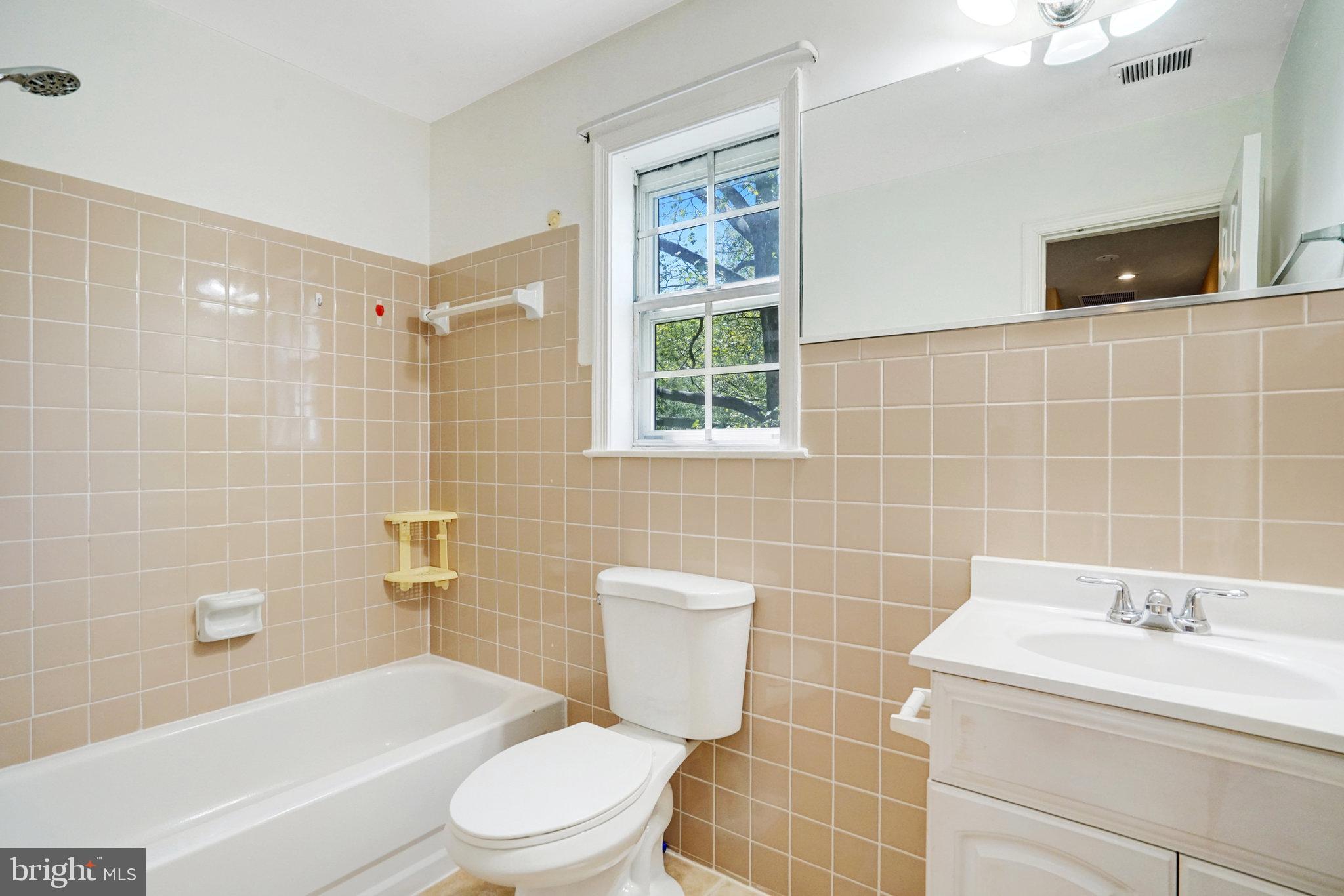 HERITAGE SQUARE - Residential