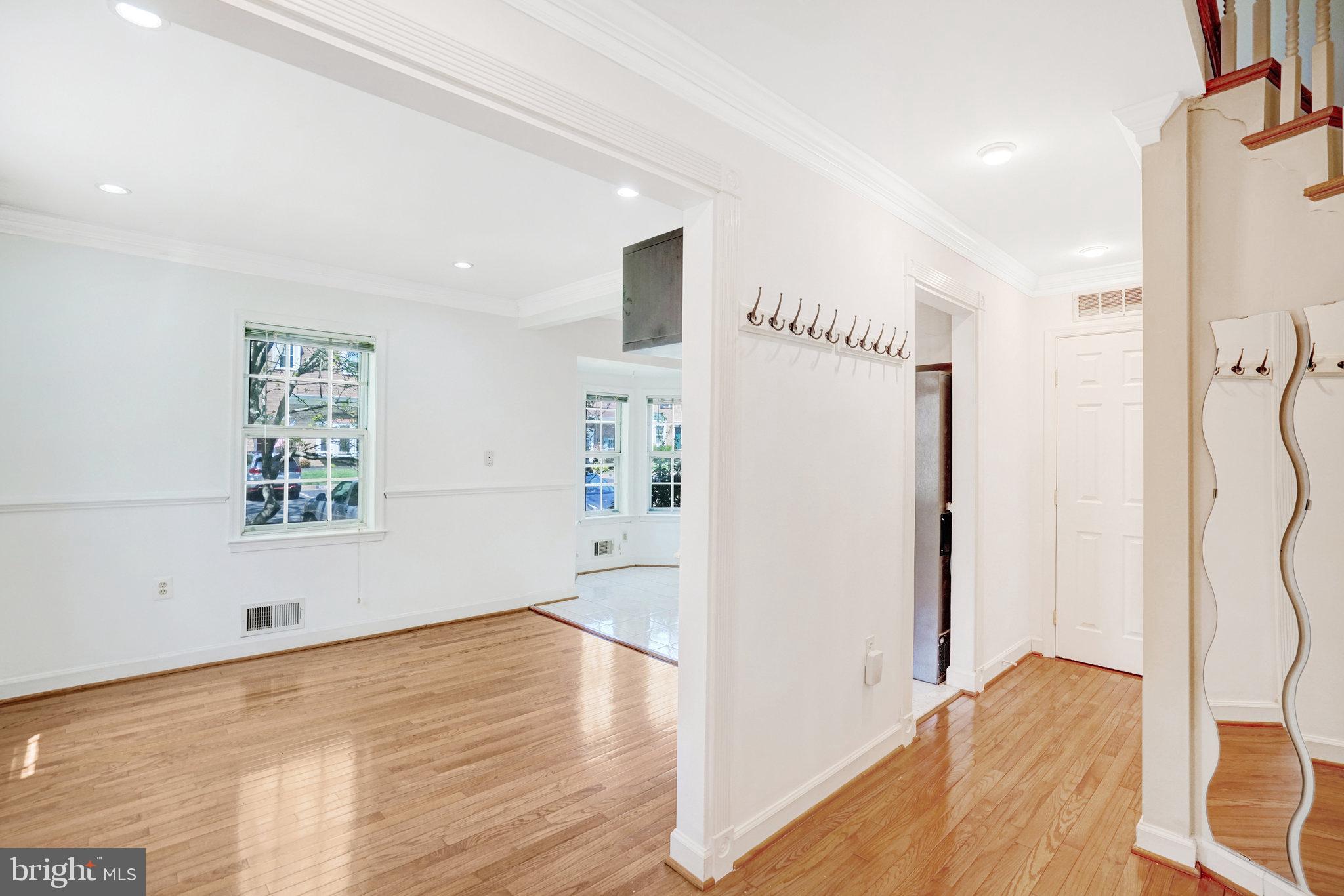 HERITAGE SQUARE - Residential