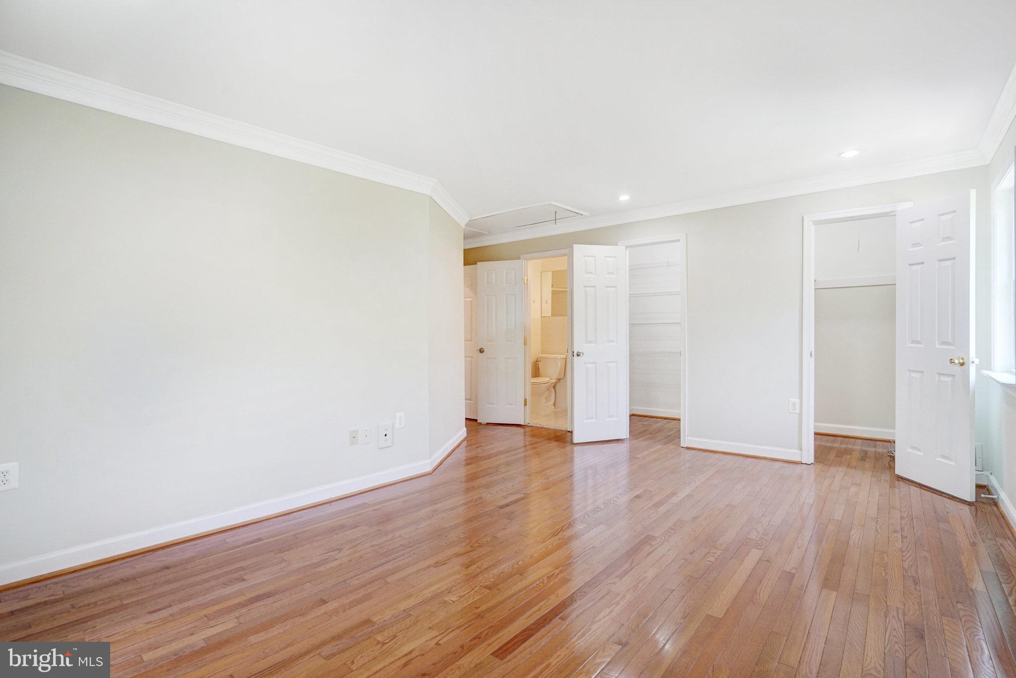 HERITAGE SQUARE - Residential