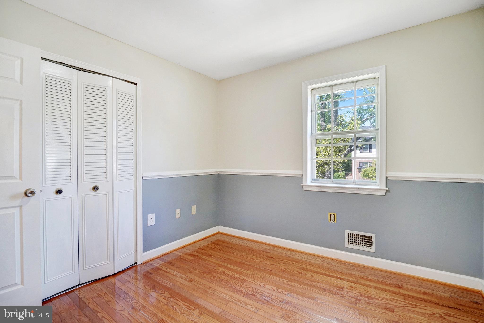 HERITAGE SQUARE - Residential