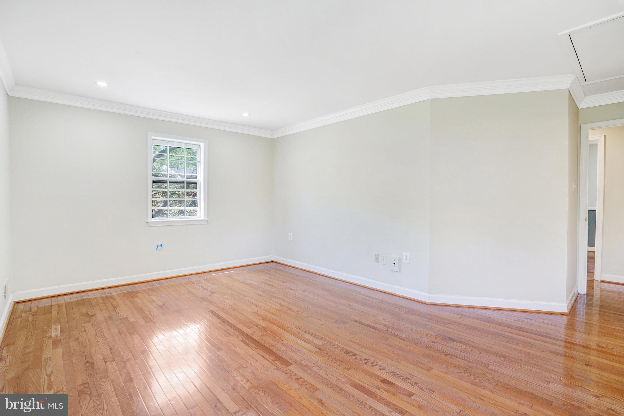 HERITAGE SQUARE - Residential