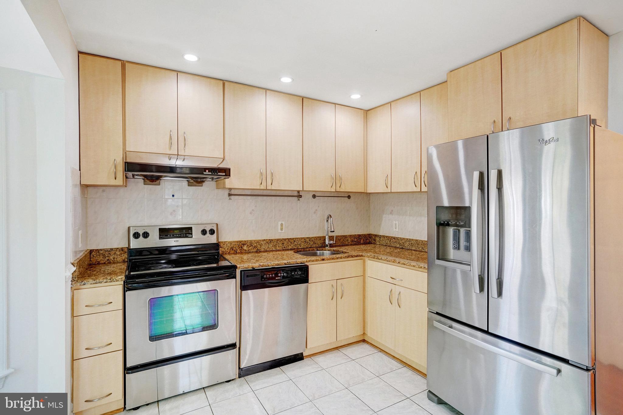 HERITAGE SQUARE - Residential