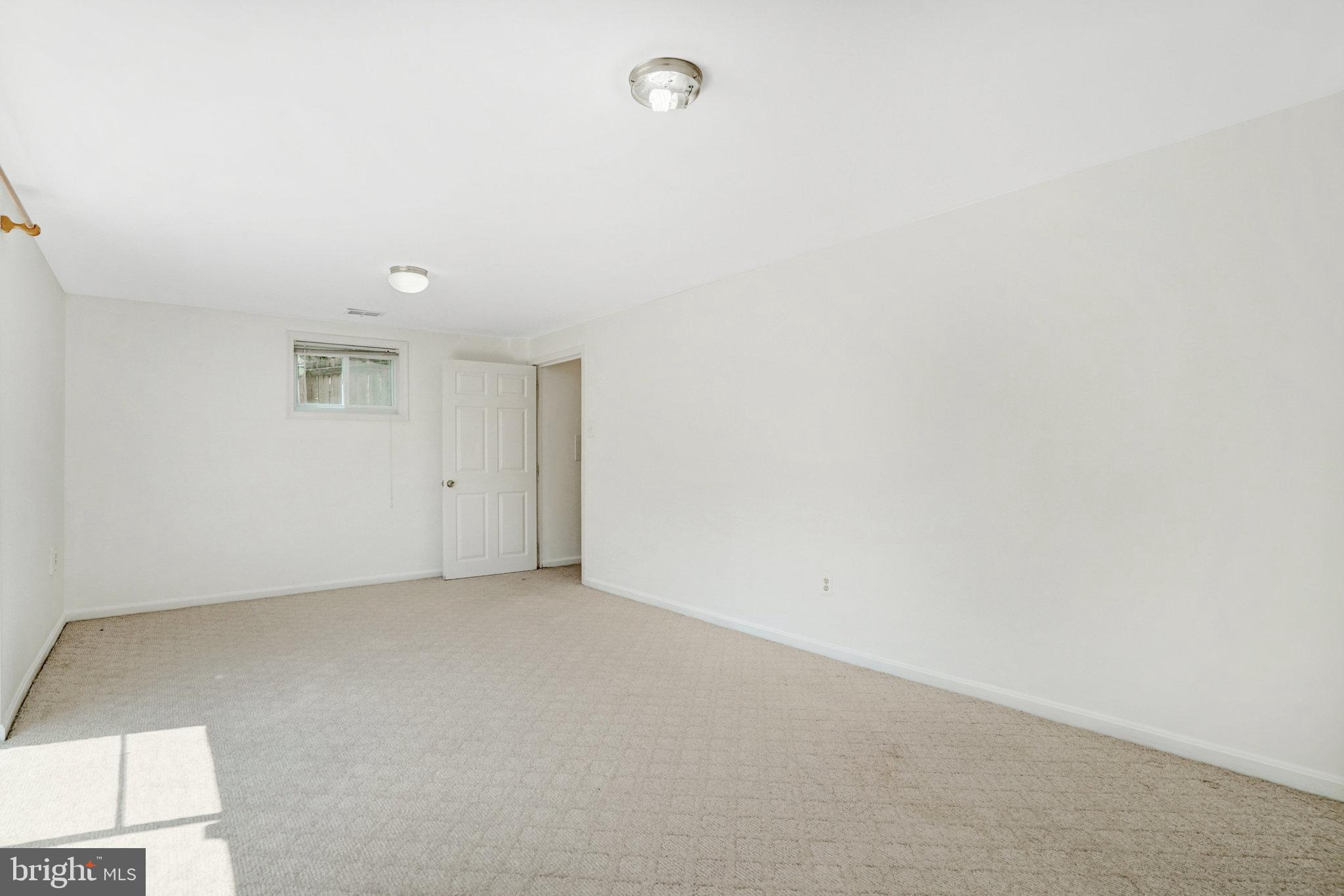 HERITAGE SQUARE - Residential