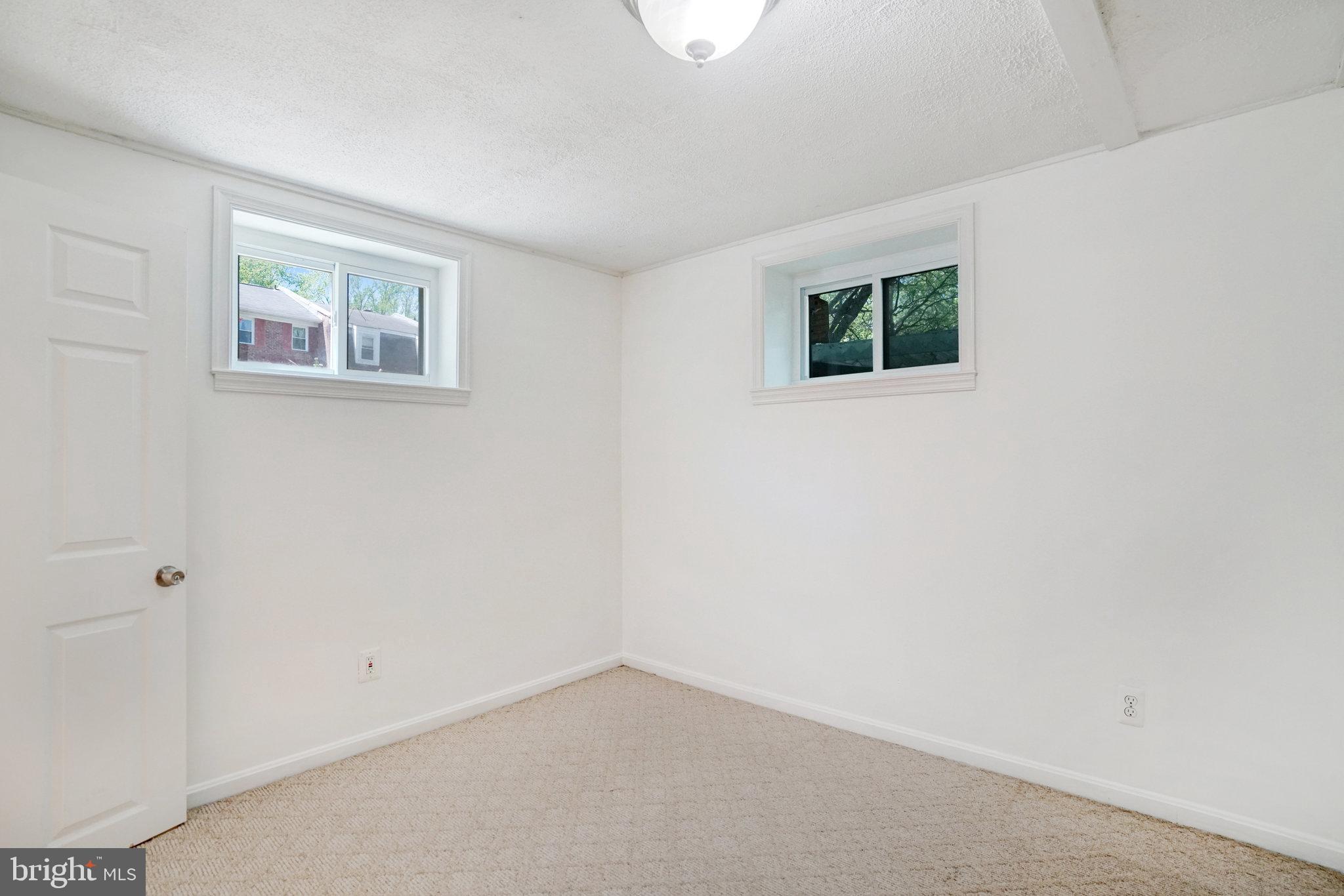 HERITAGE SQUARE - Residential