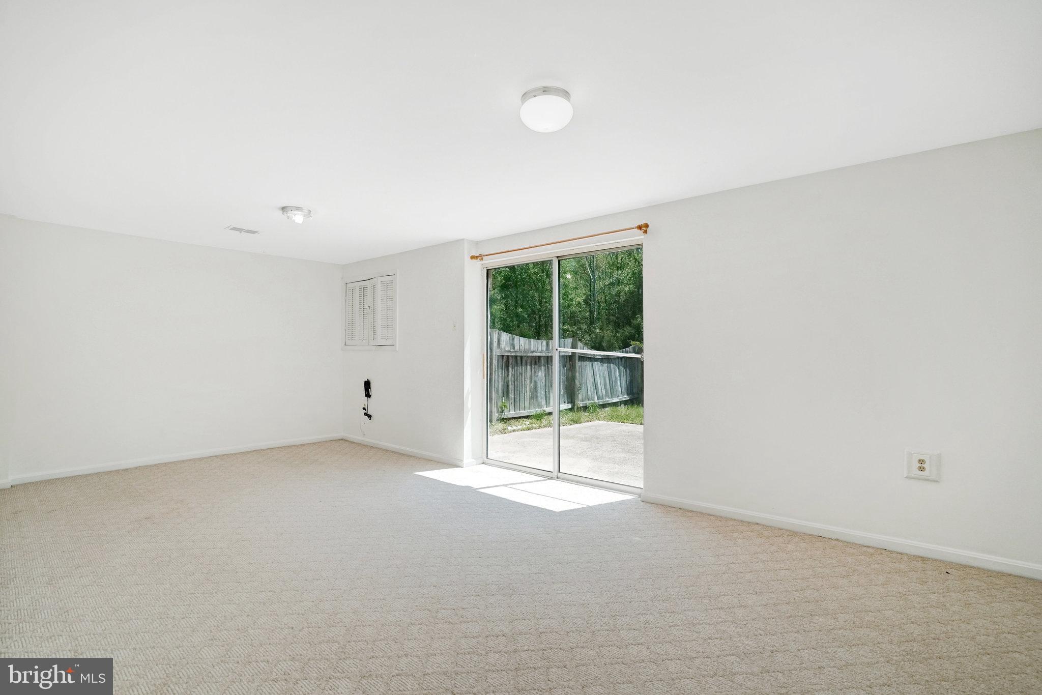 HERITAGE SQUARE - Residential