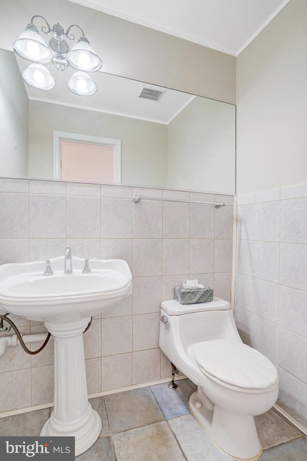 HERITAGE SQUARE - Residential