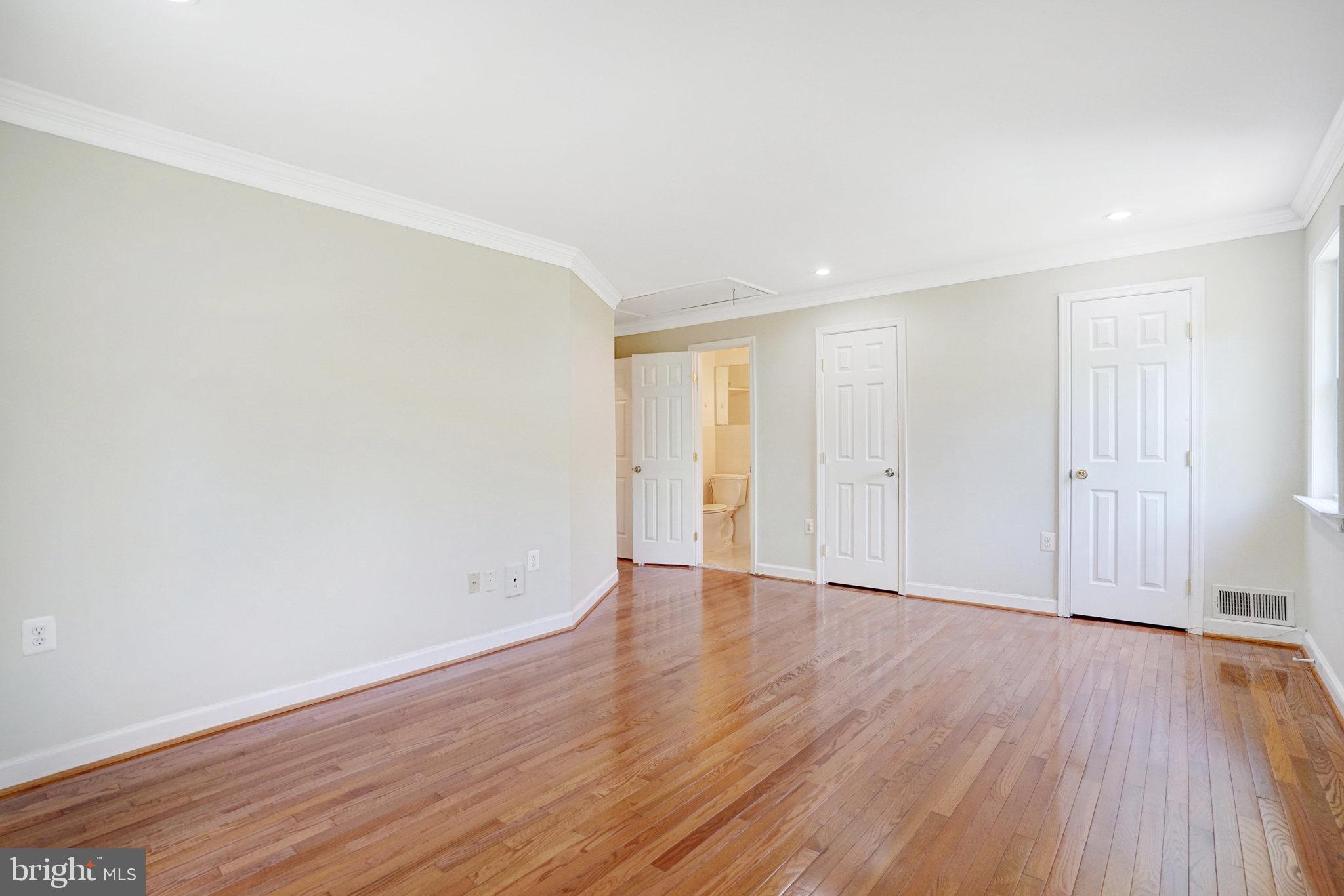 HERITAGE SQUARE - Residential