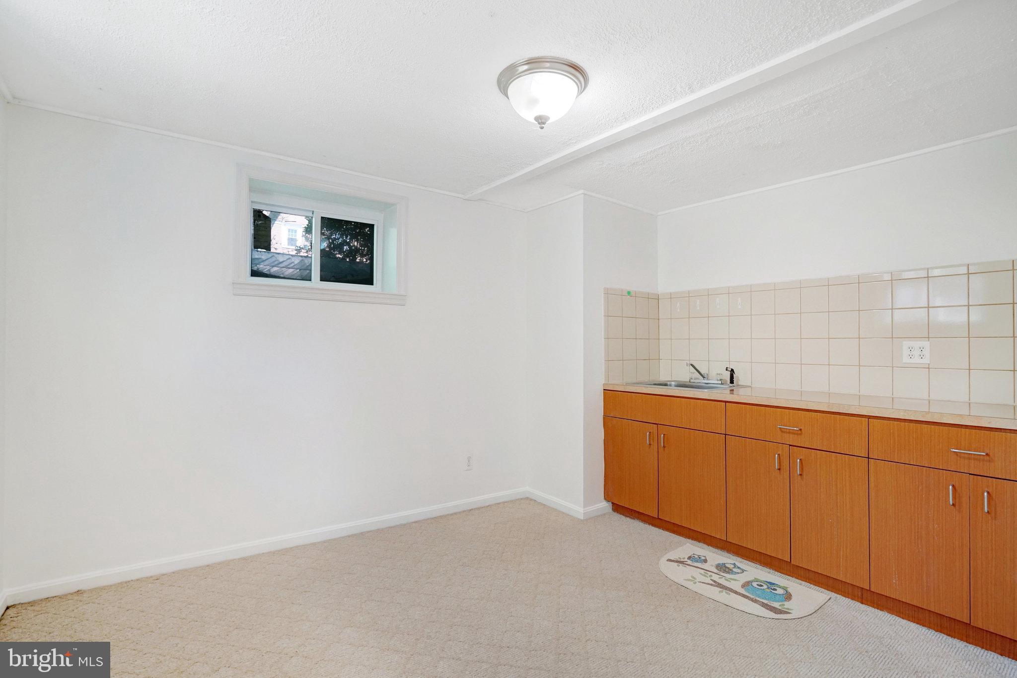 HERITAGE SQUARE - Residential