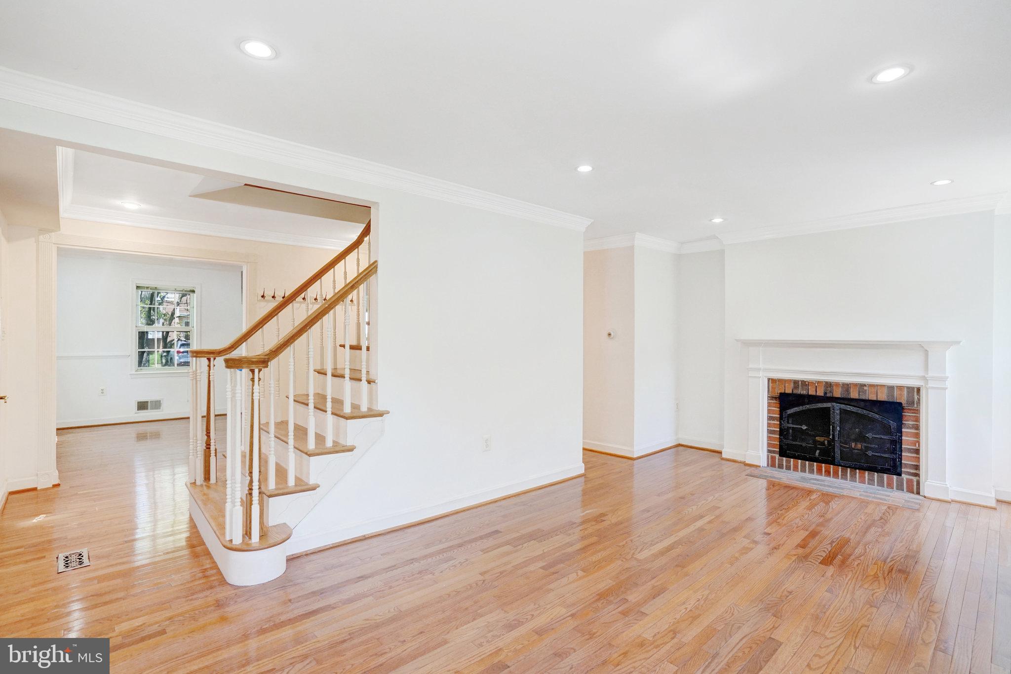 HERITAGE SQUARE - Residential