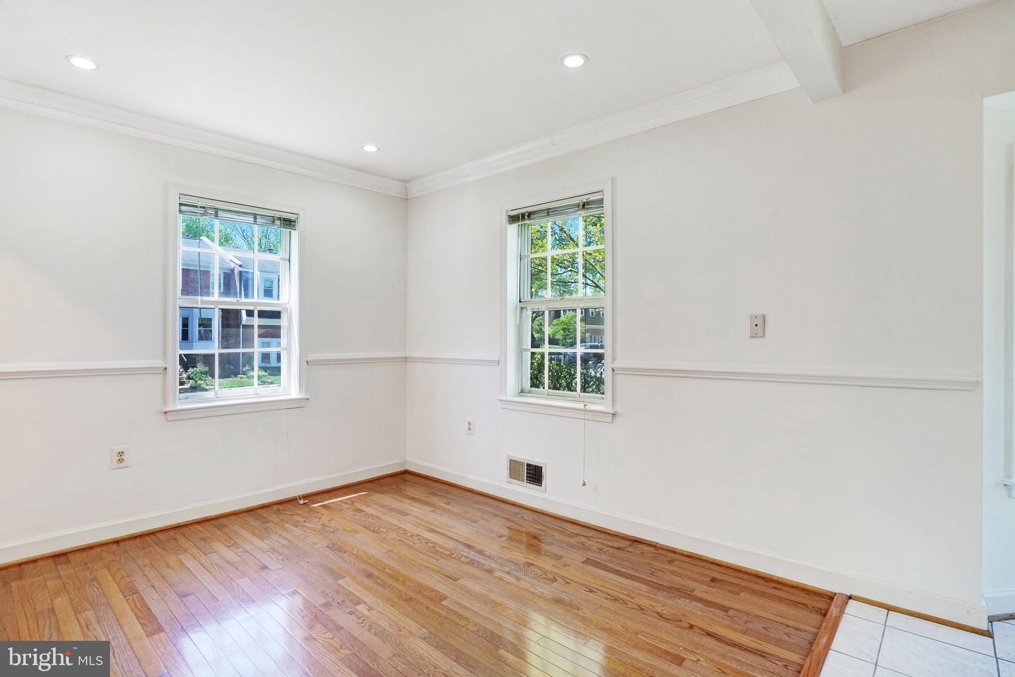 HERITAGE SQUARE - Residential