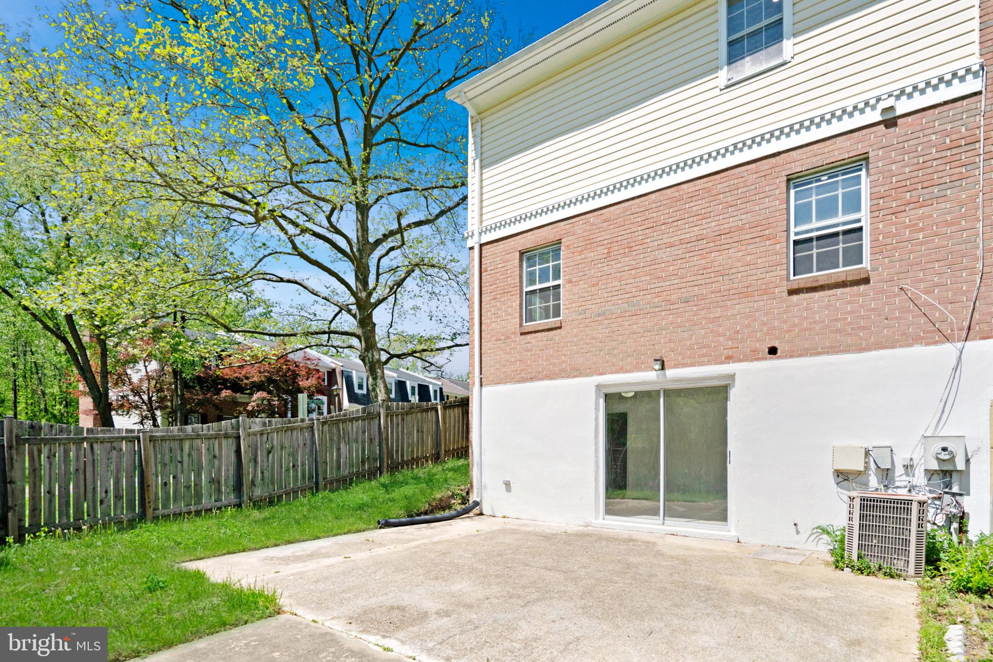 HERITAGE SQUARE - Residential