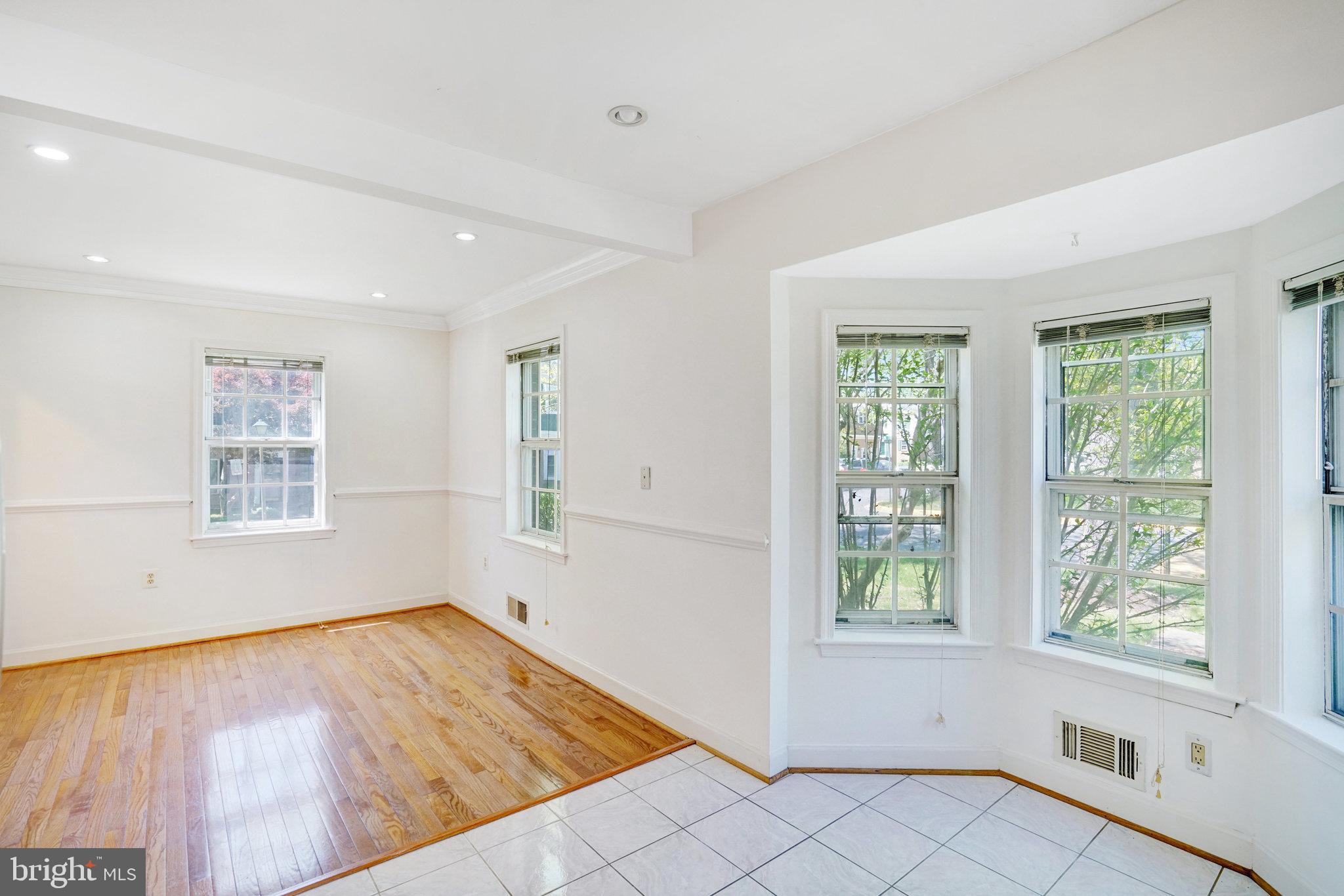 HERITAGE SQUARE - Residential