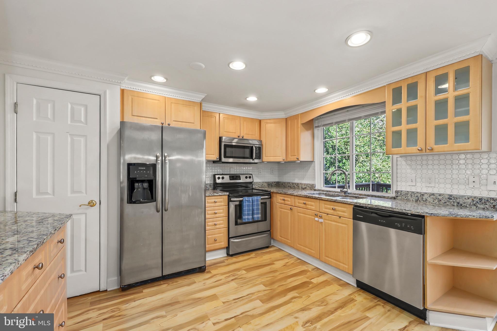 RESTON - Residential