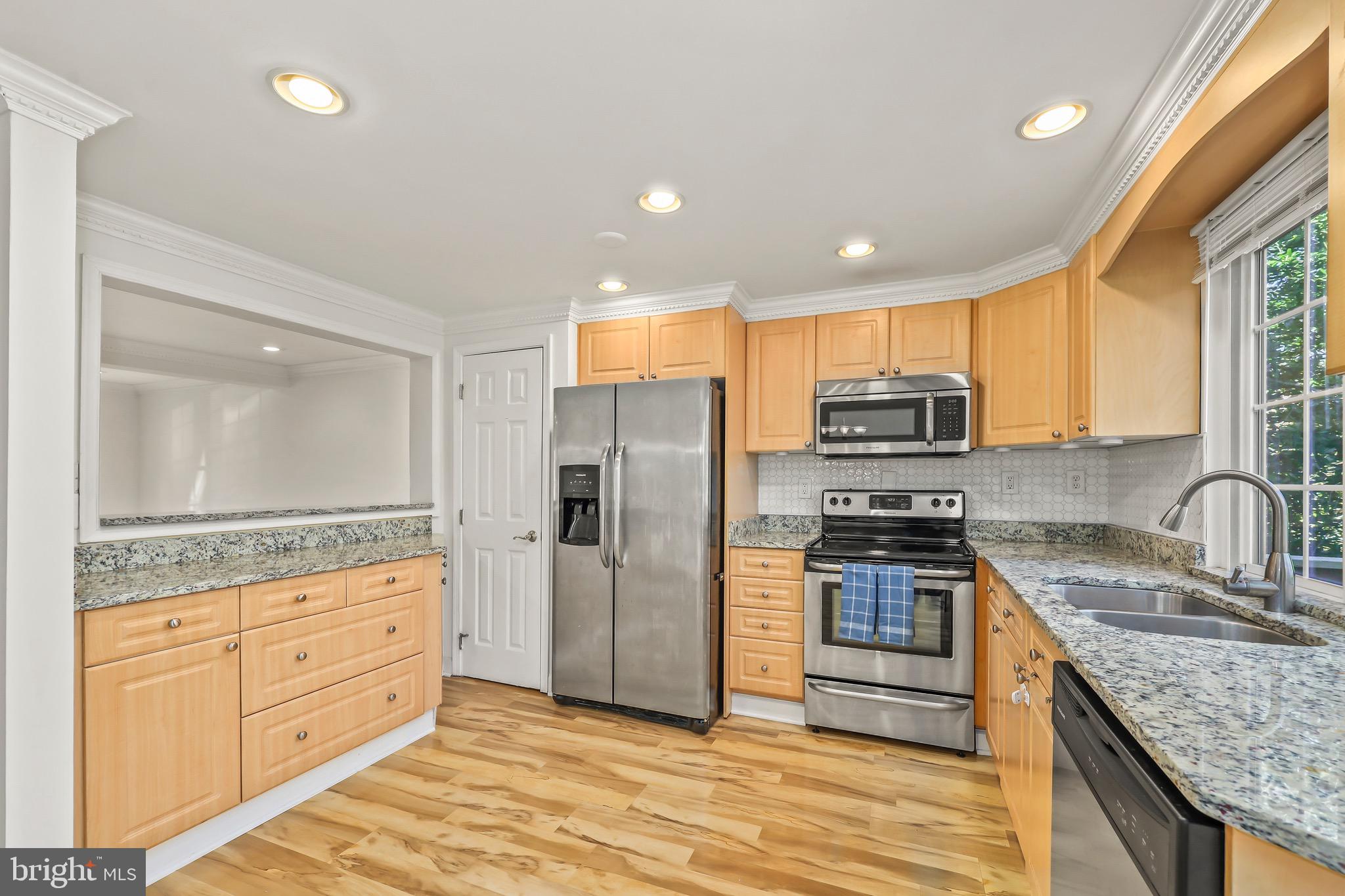 RESTON - Residential