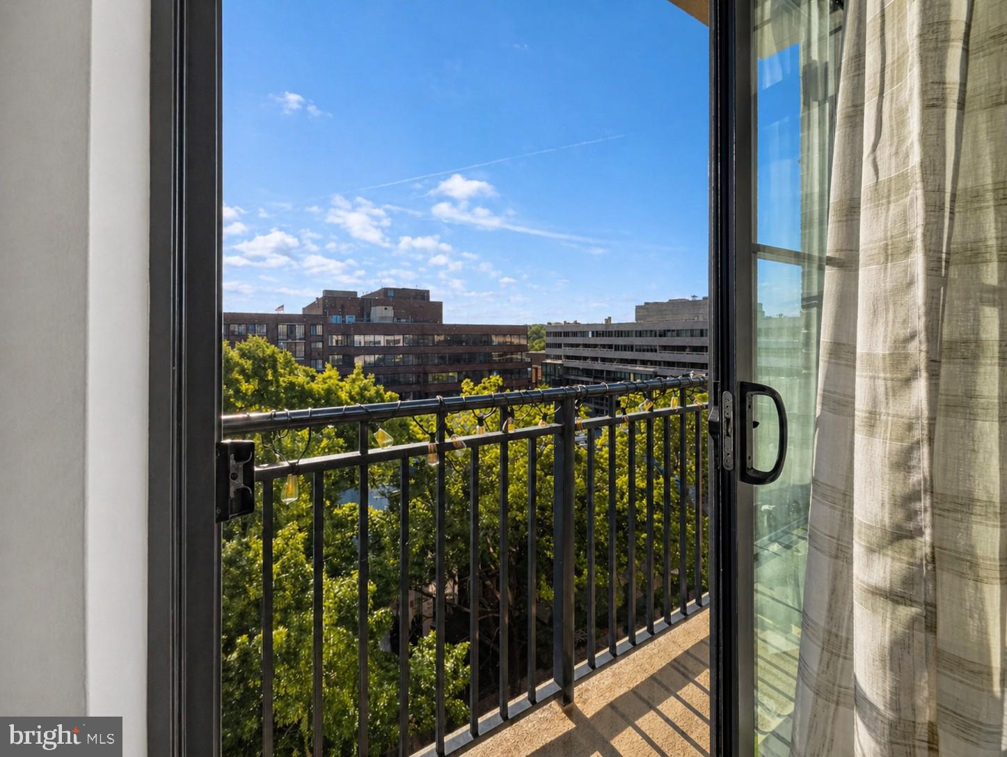 1111 25TH STREET NW 819