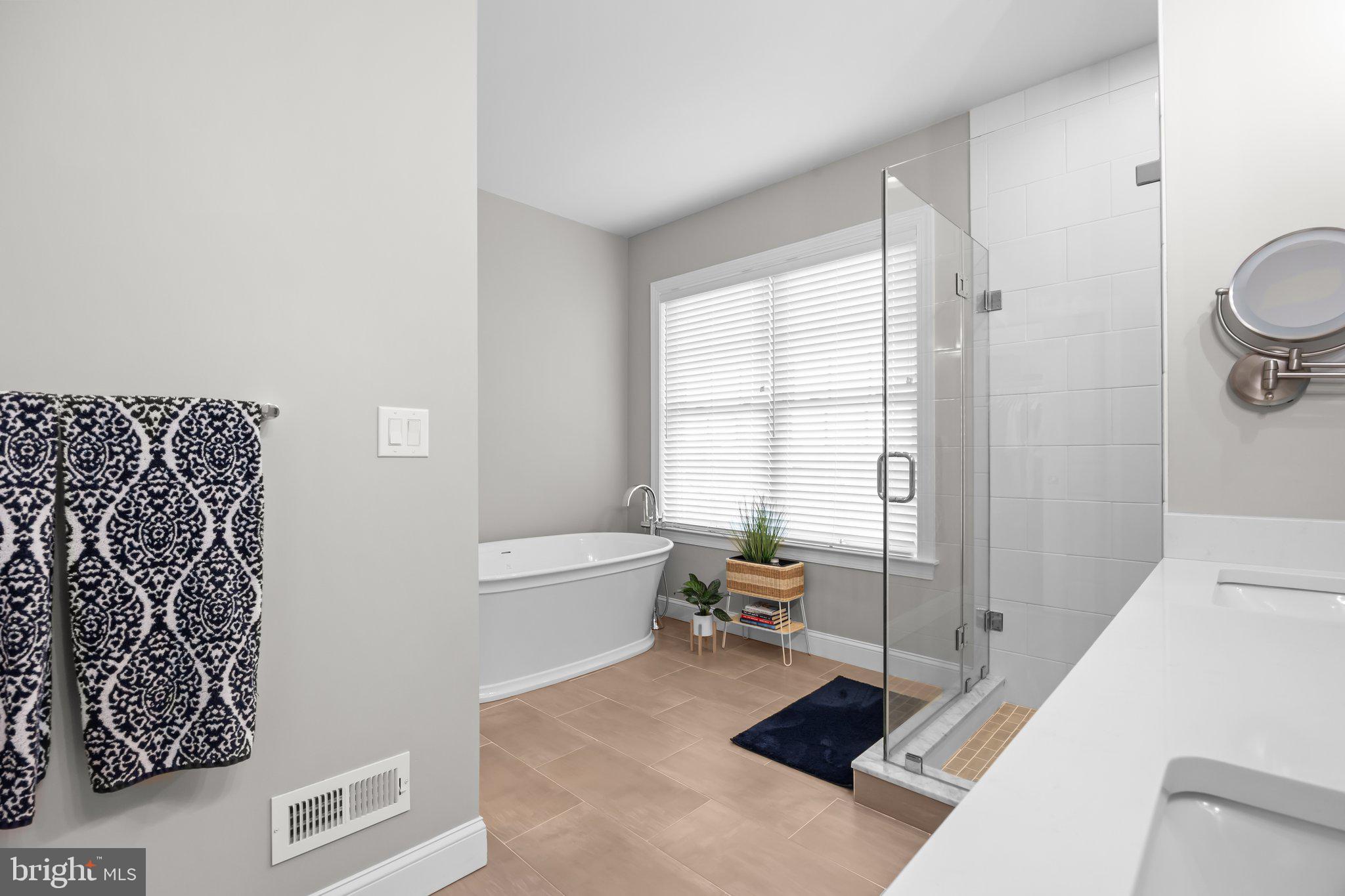 FLOWERS FIELD - Residential