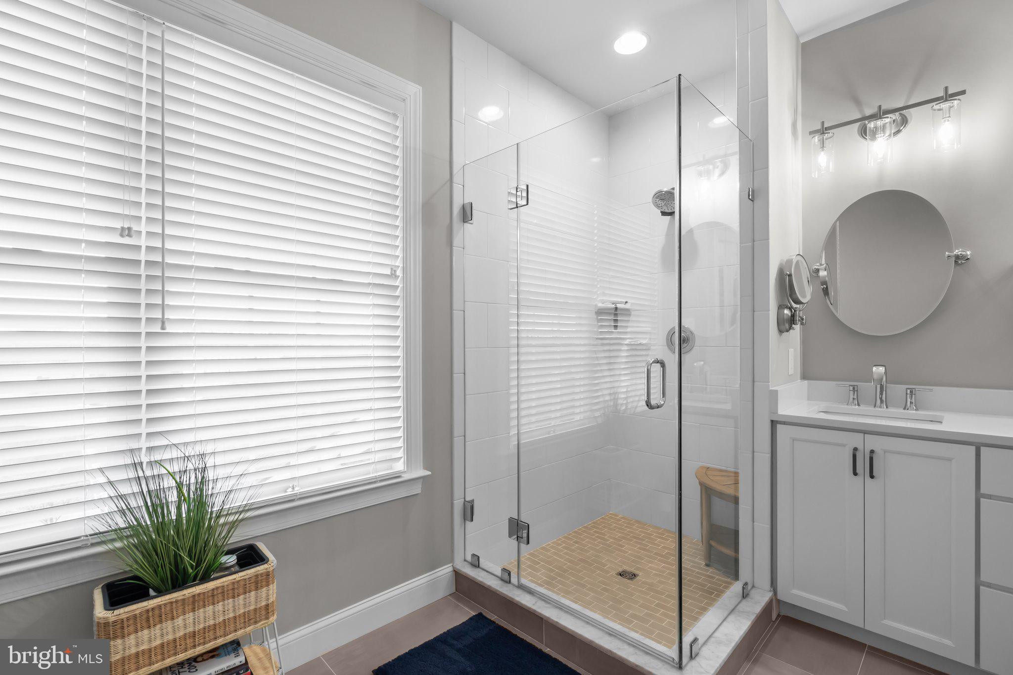 FLOWERS FIELD - Residential