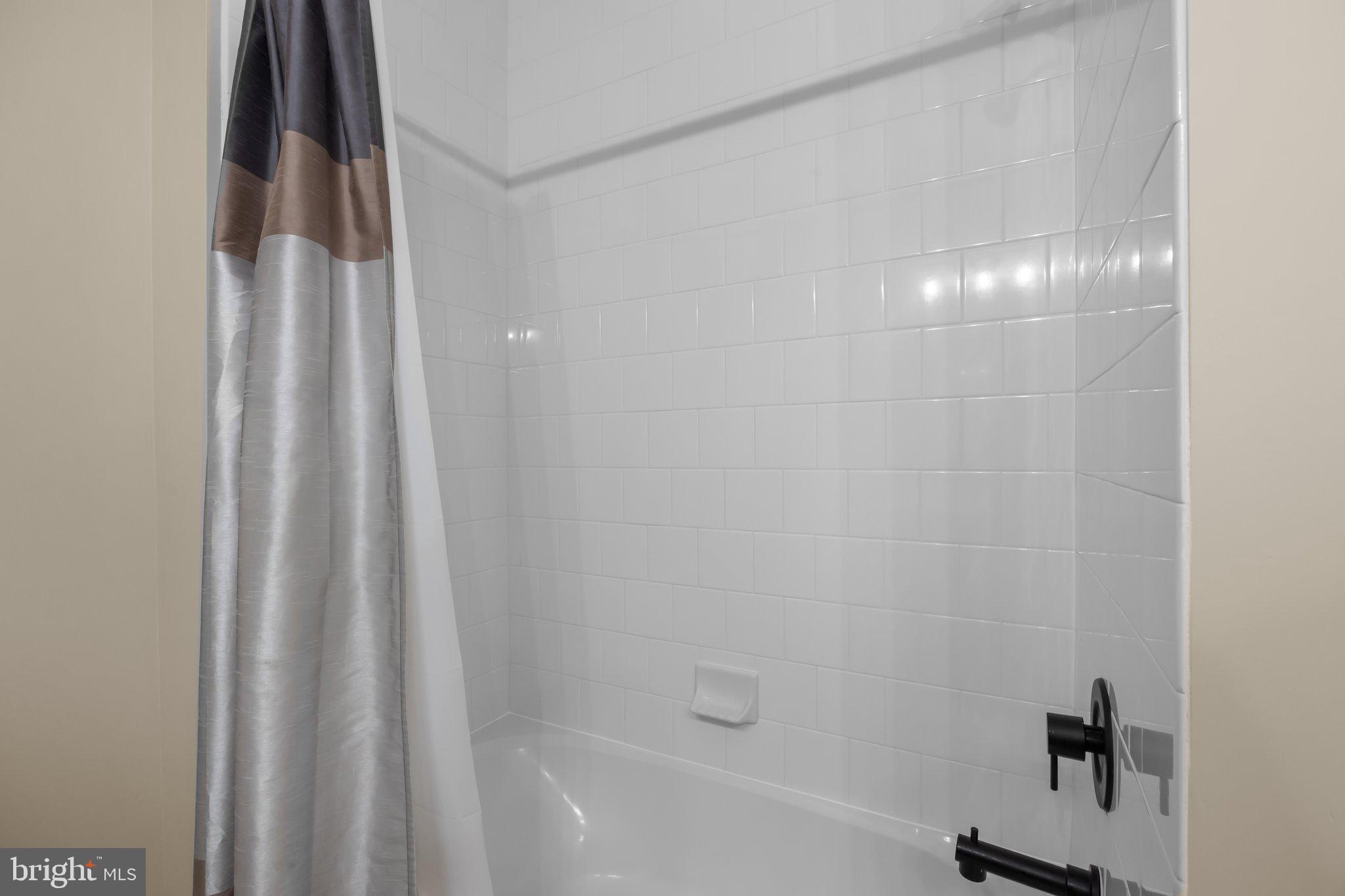 FLOWERS FIELD - Residential