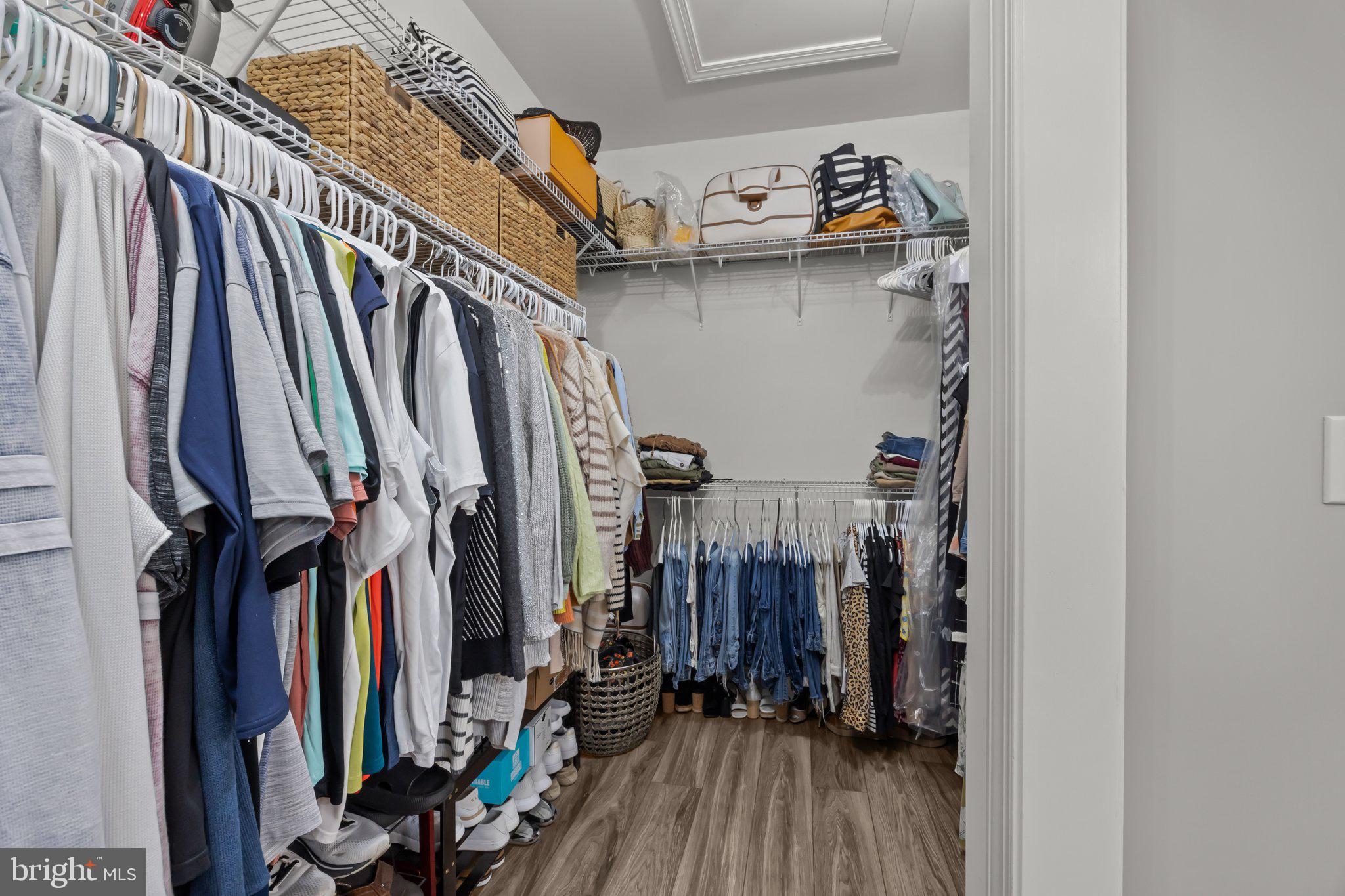 FLOWERS FIELD - Residential