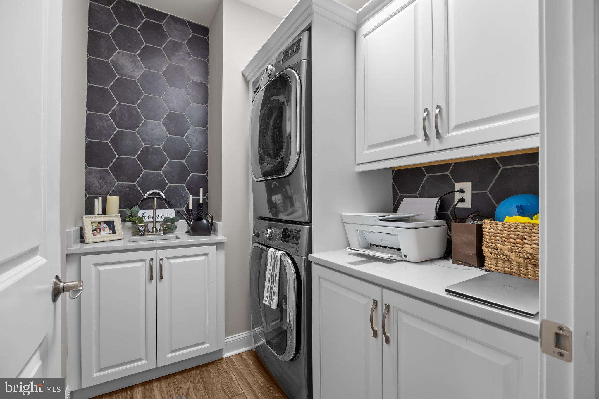 FLOWERS FIELD - Residential