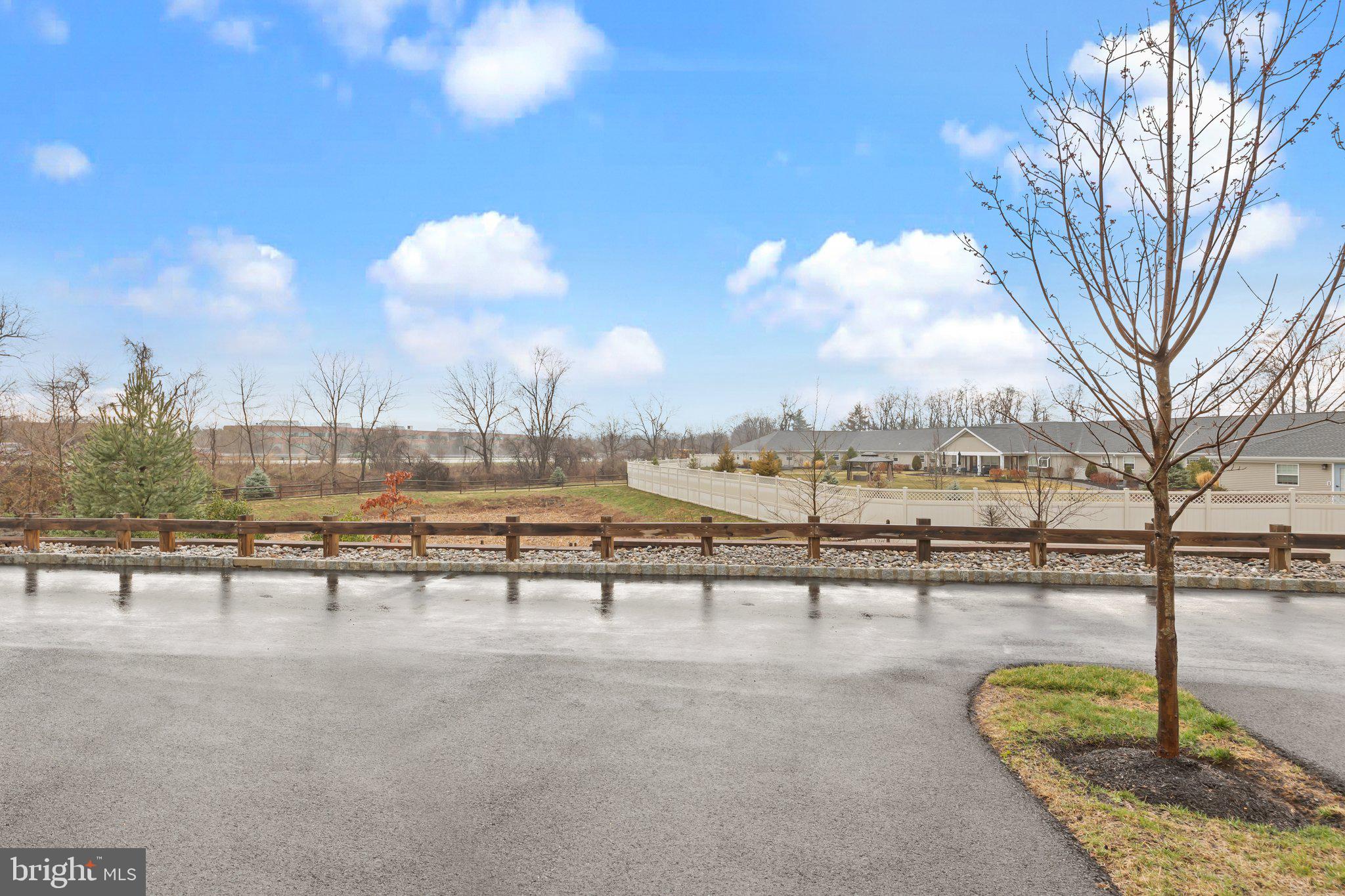 FLOWERS FIELD - Residential