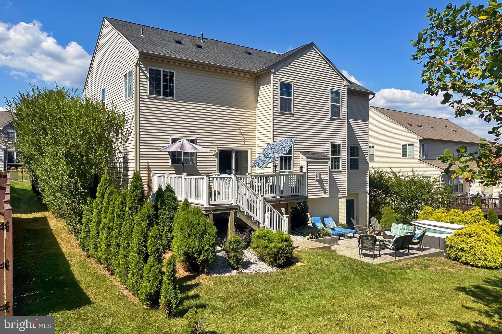 STONEWALL MANOR - Residential