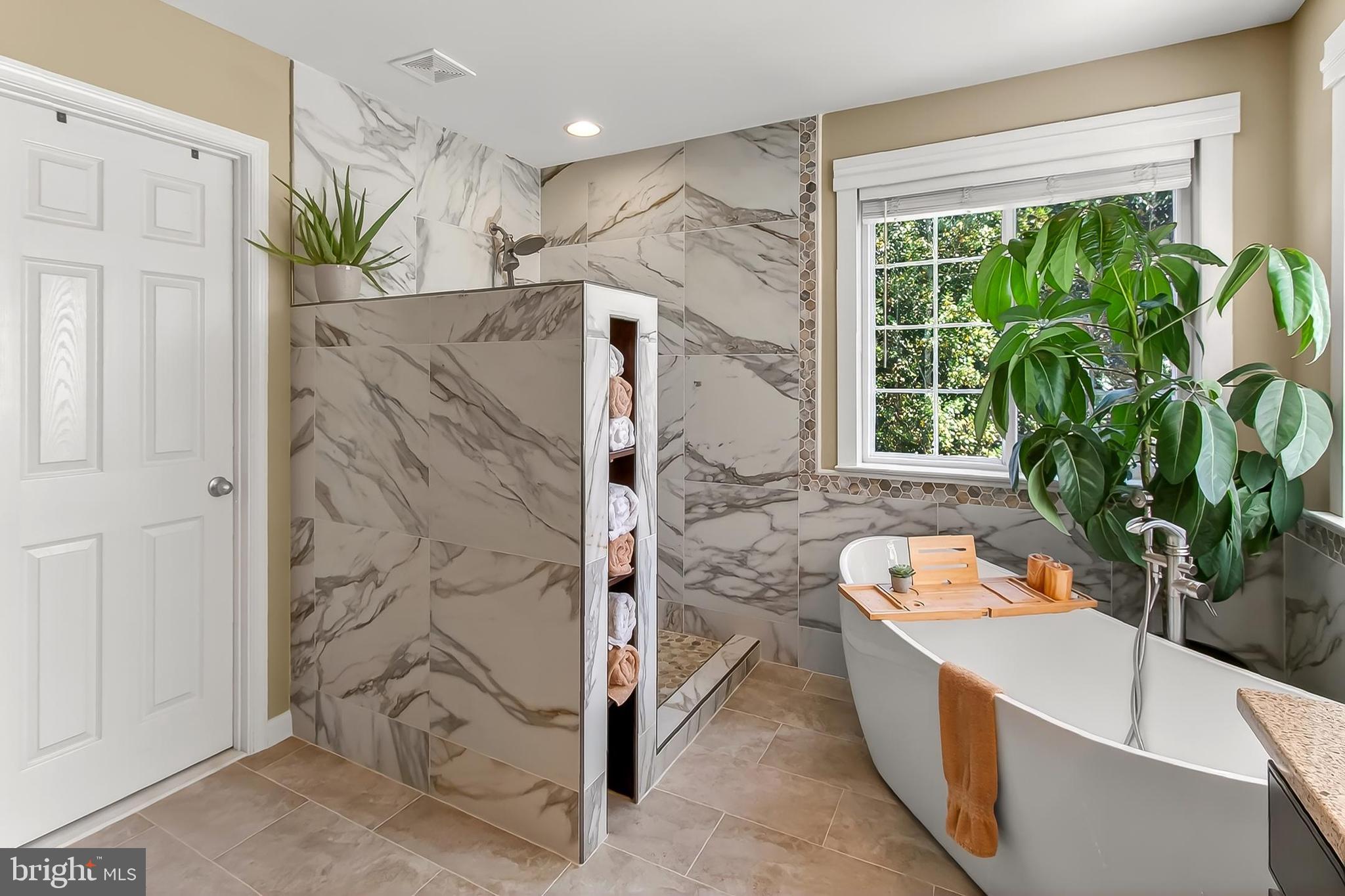 STONEWALL MANOR - Residential