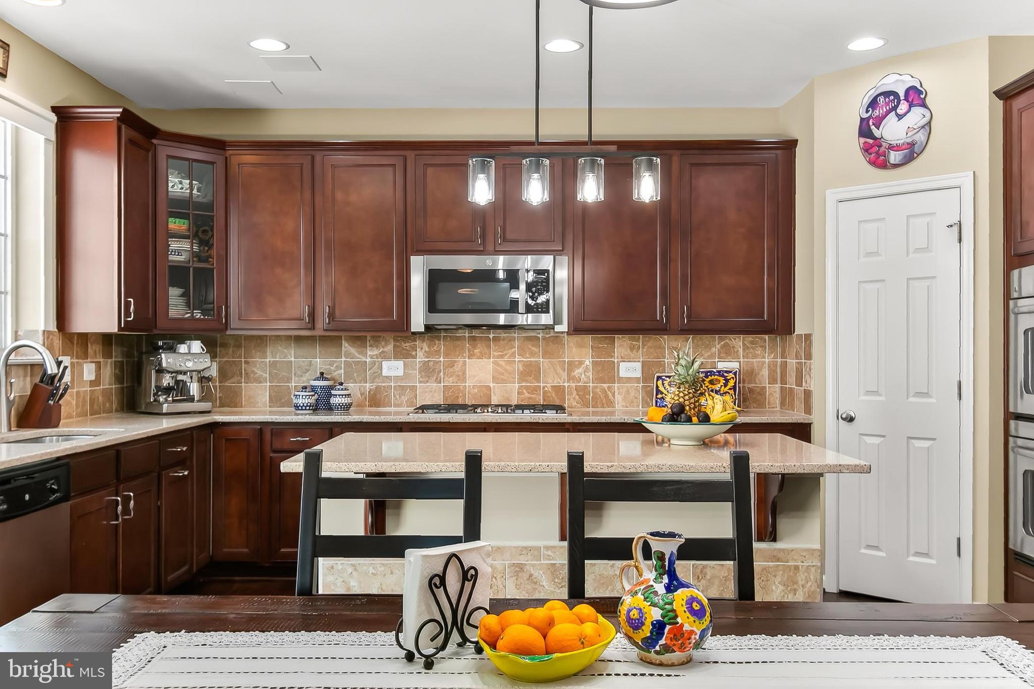 STONEWALL MANOR - Residential