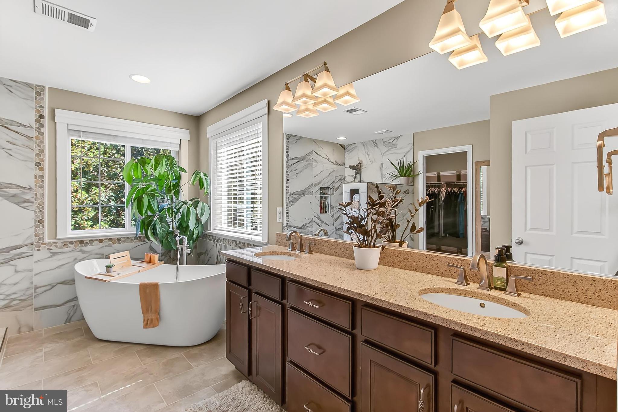 STONEWALL MANOR - Residential