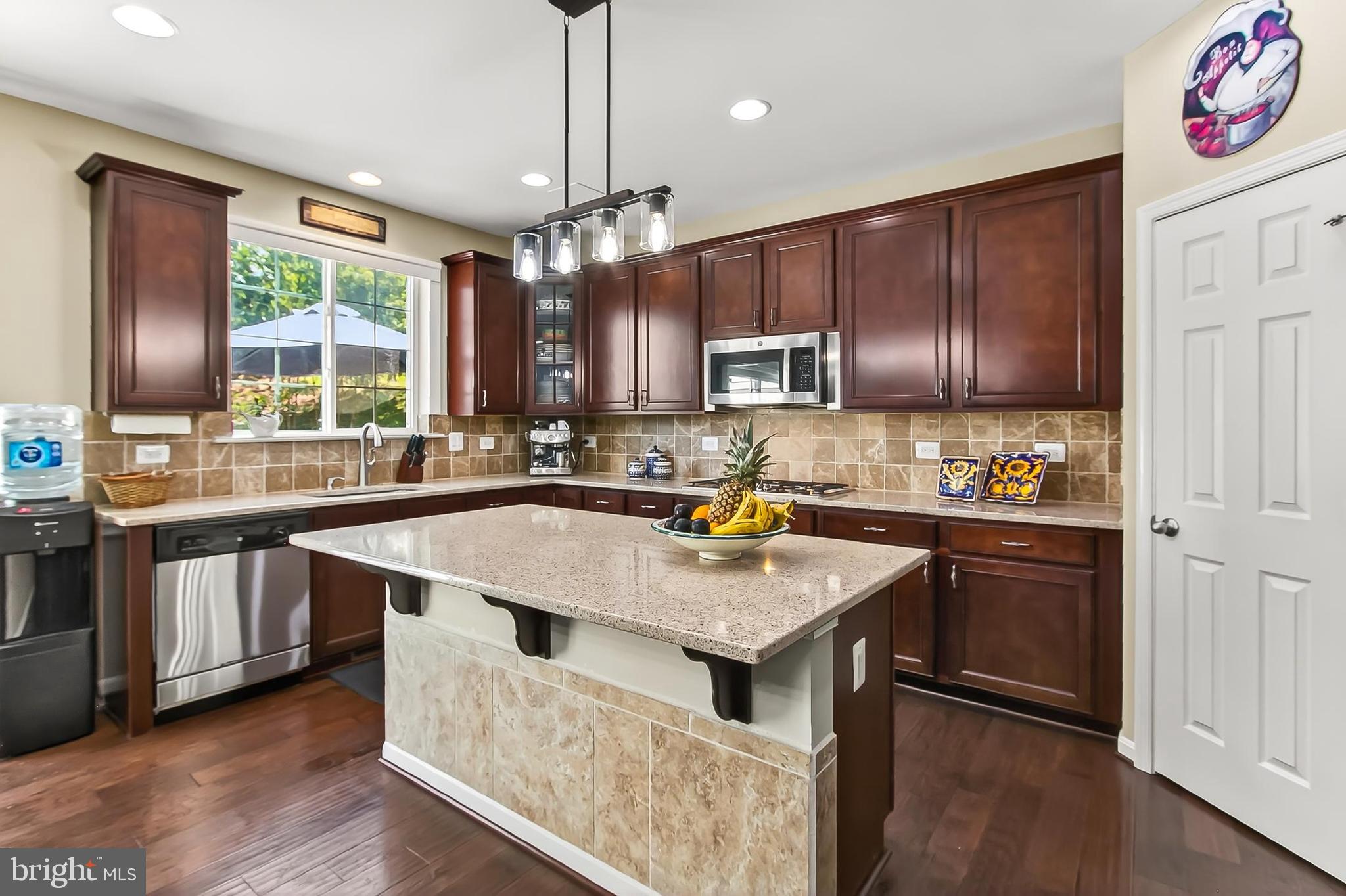 STONEWALL MANOR - Residential