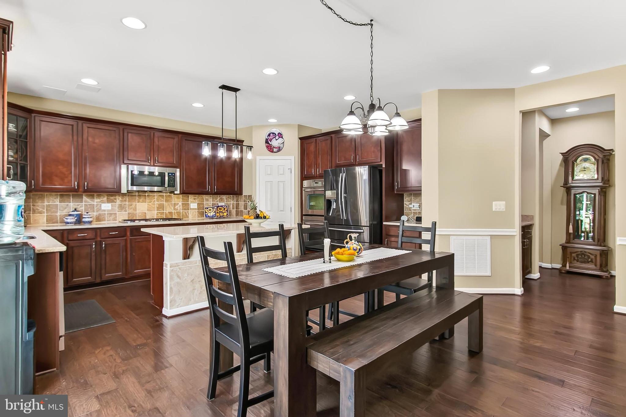 STONEWALL MANOR - Residential