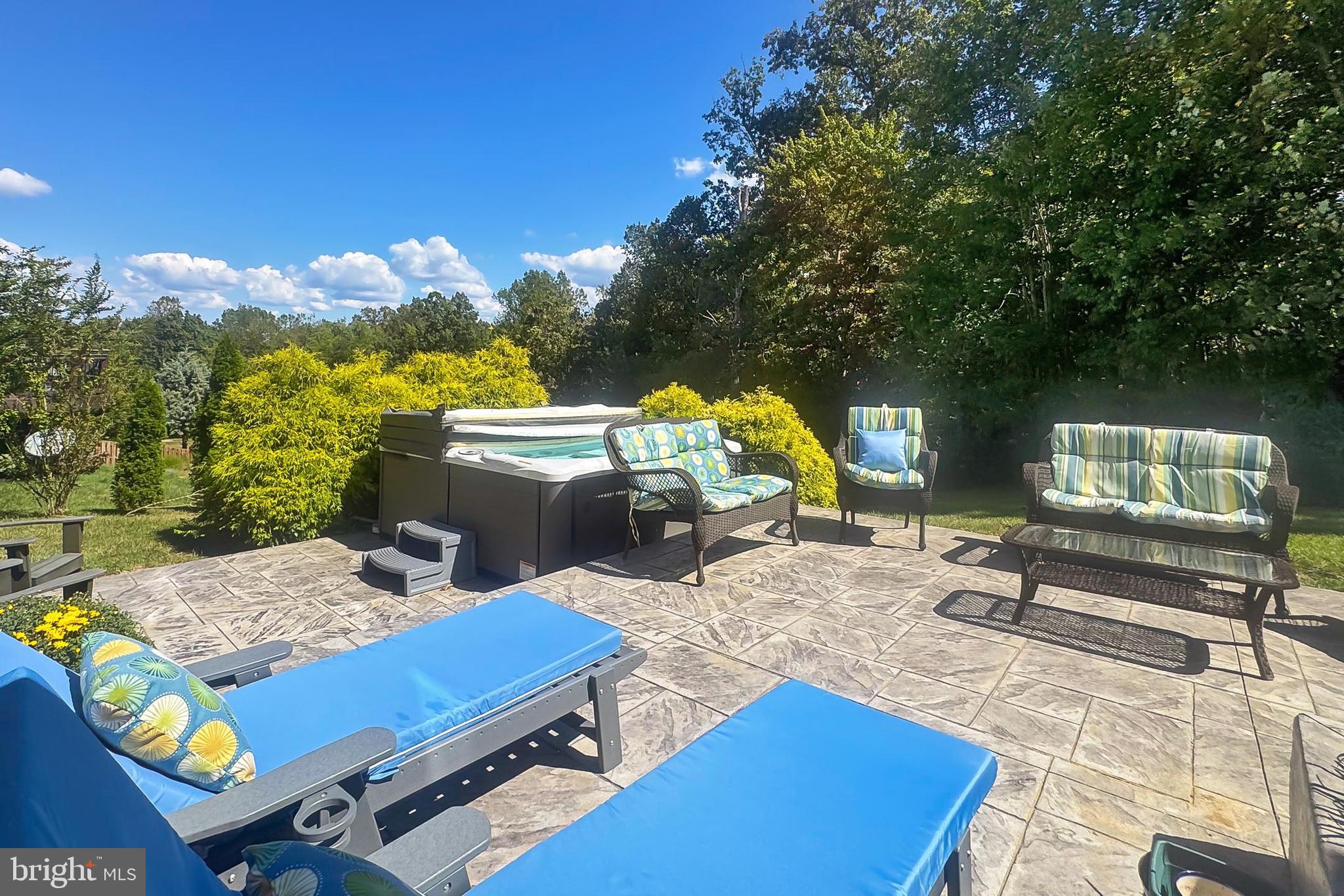 STONEWALL MANOR - Residential