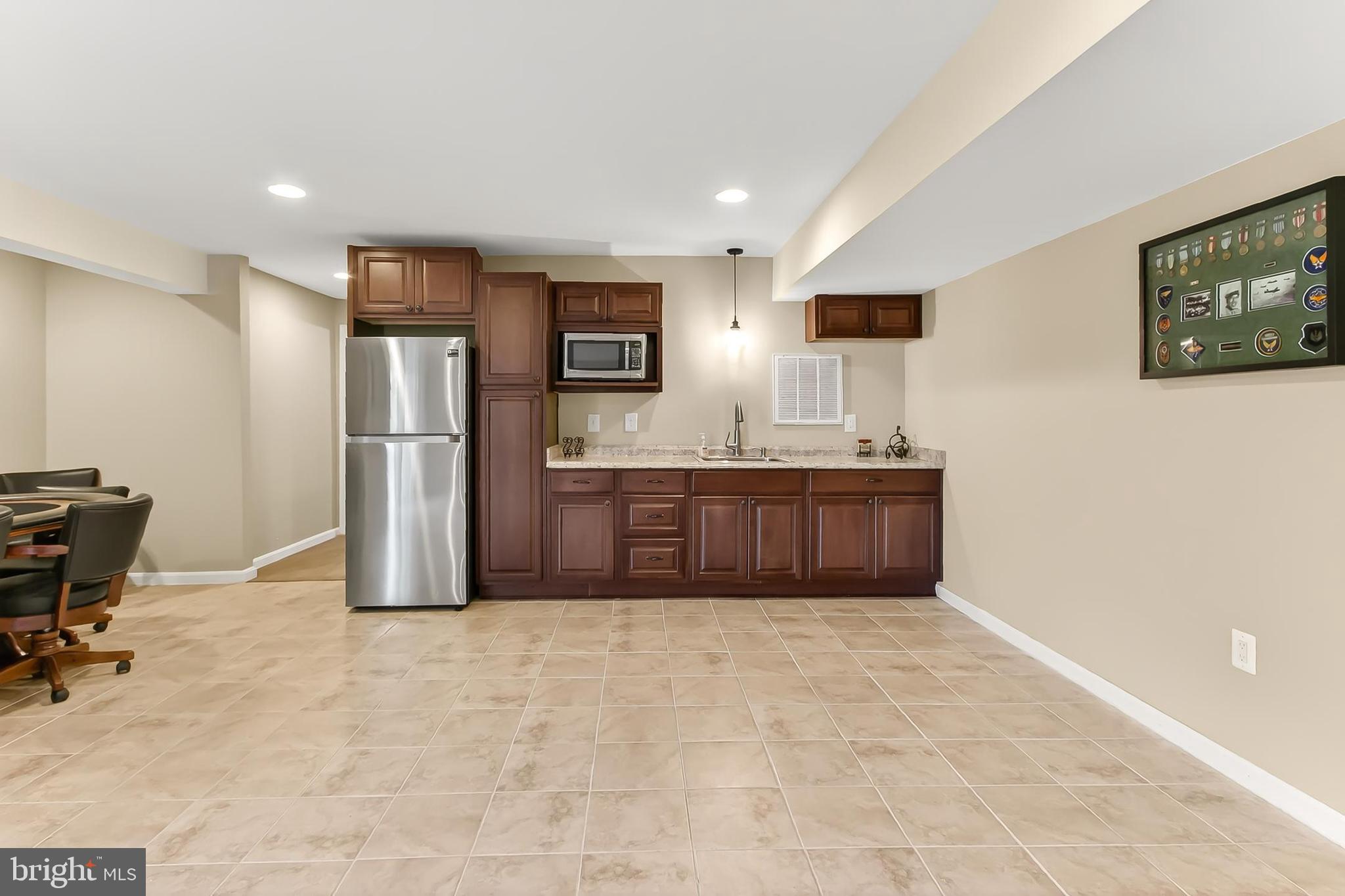 STONEWALL MANOR - Residential