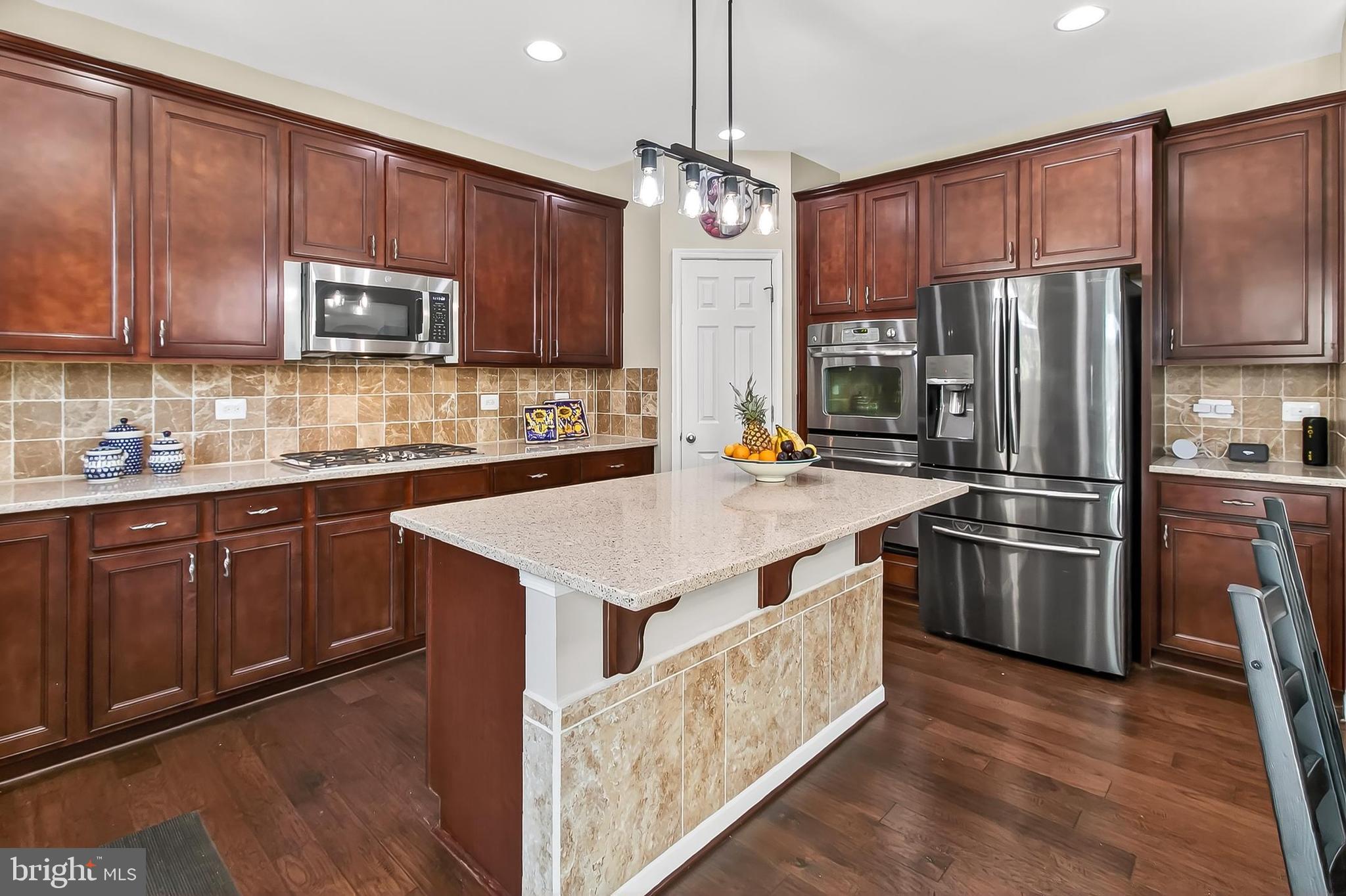 STONEWALL MANOR - Residential