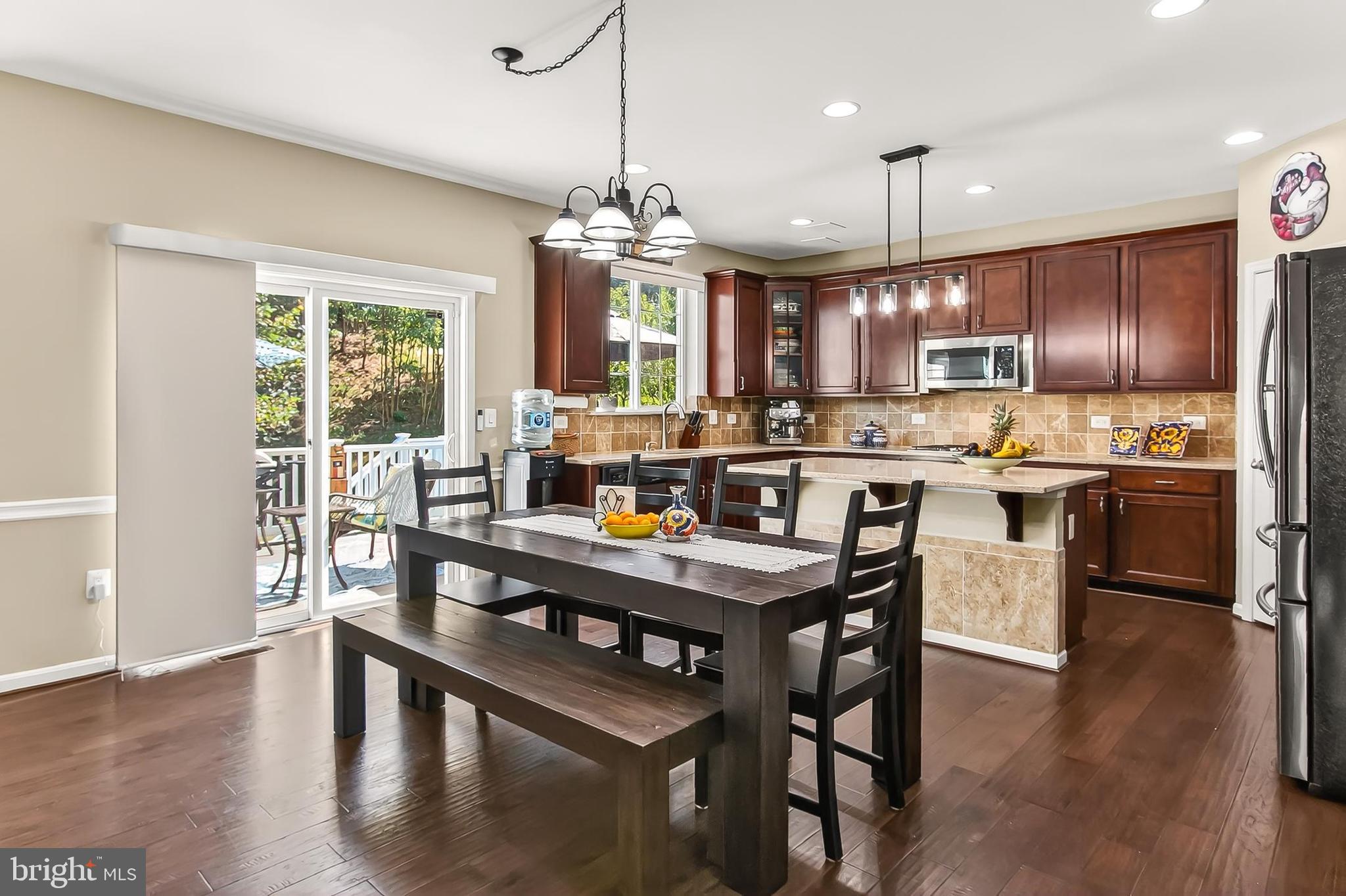 STONEWALL MANOR - Residential