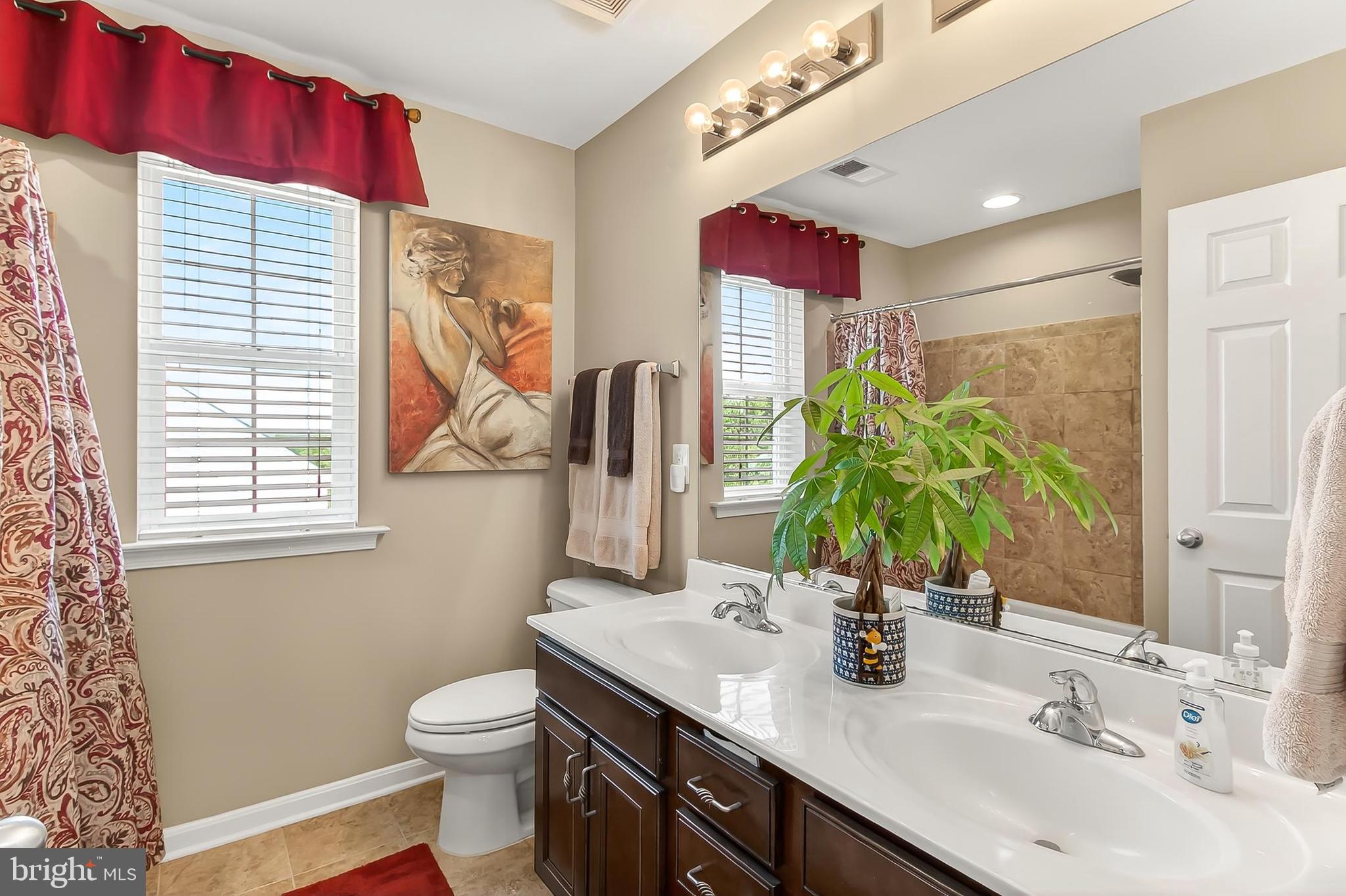 STONEWALL MANOR - Residential