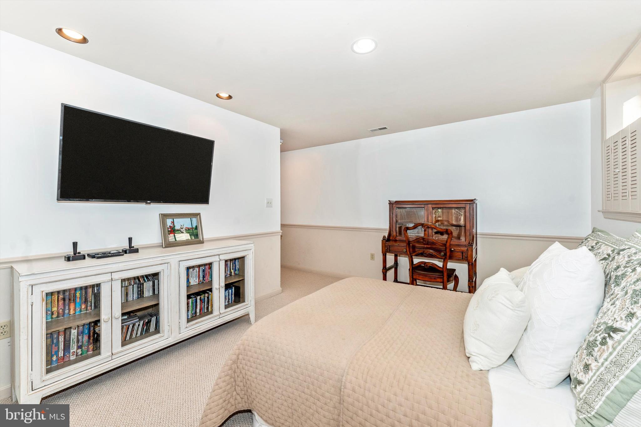 FAIRWAYS AT HOLLY HILL - Residential