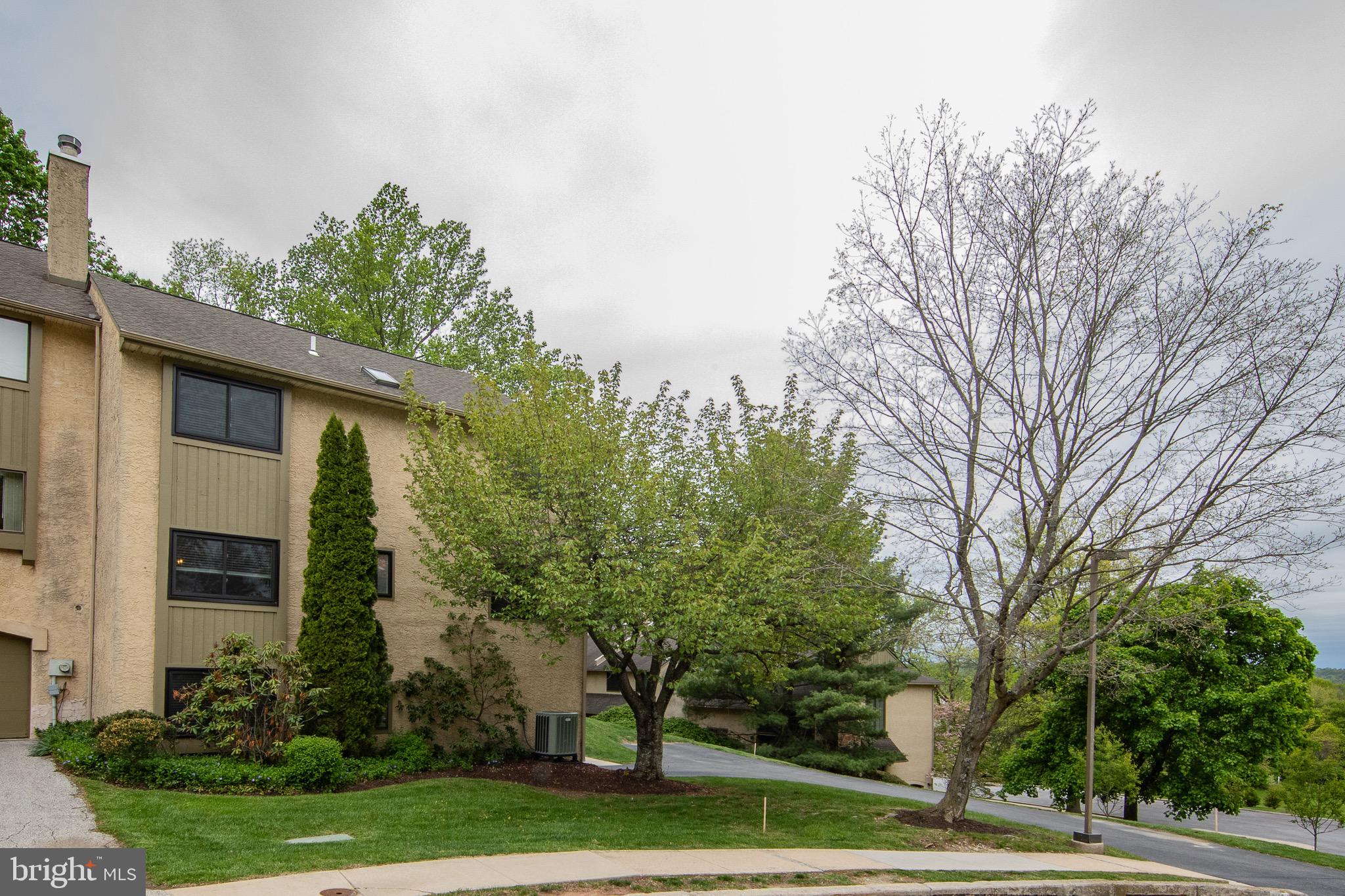 380 LYNETREE DRIVE 7-D