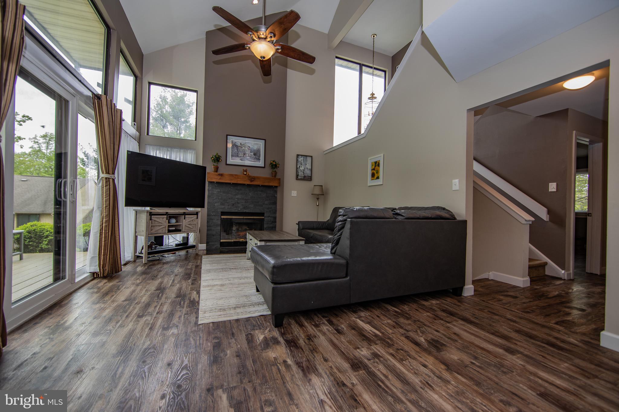 380 LYNETREE DRIVE 7-D