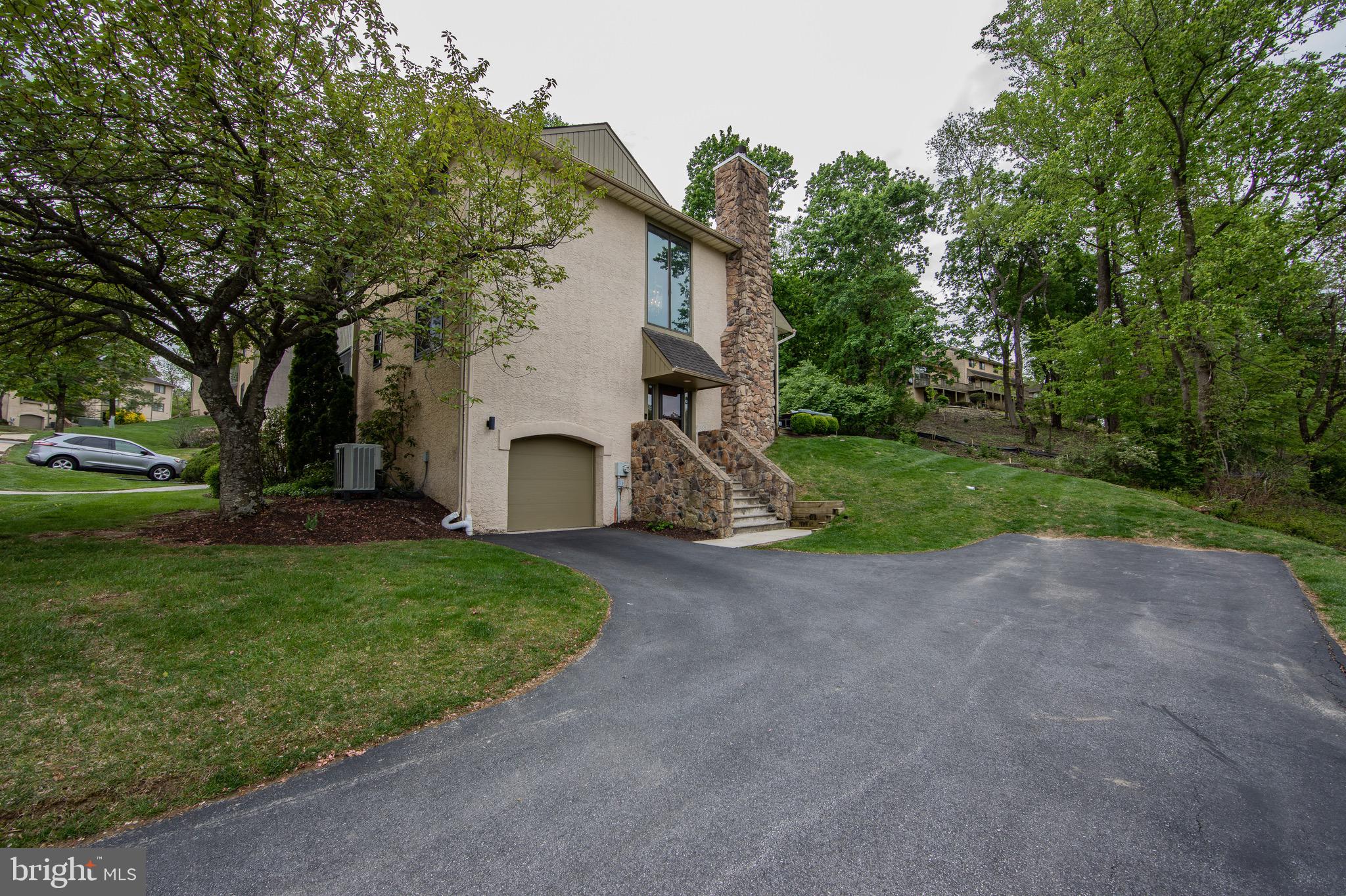 380 LYNETREE DRIVE 7-D