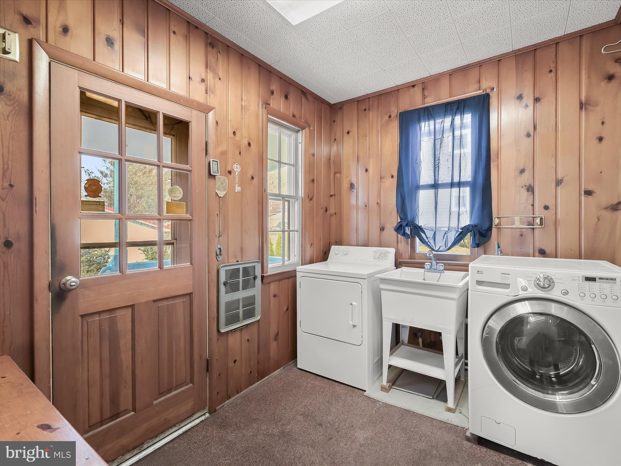 DAMASCUS OUTSIDE - Residential