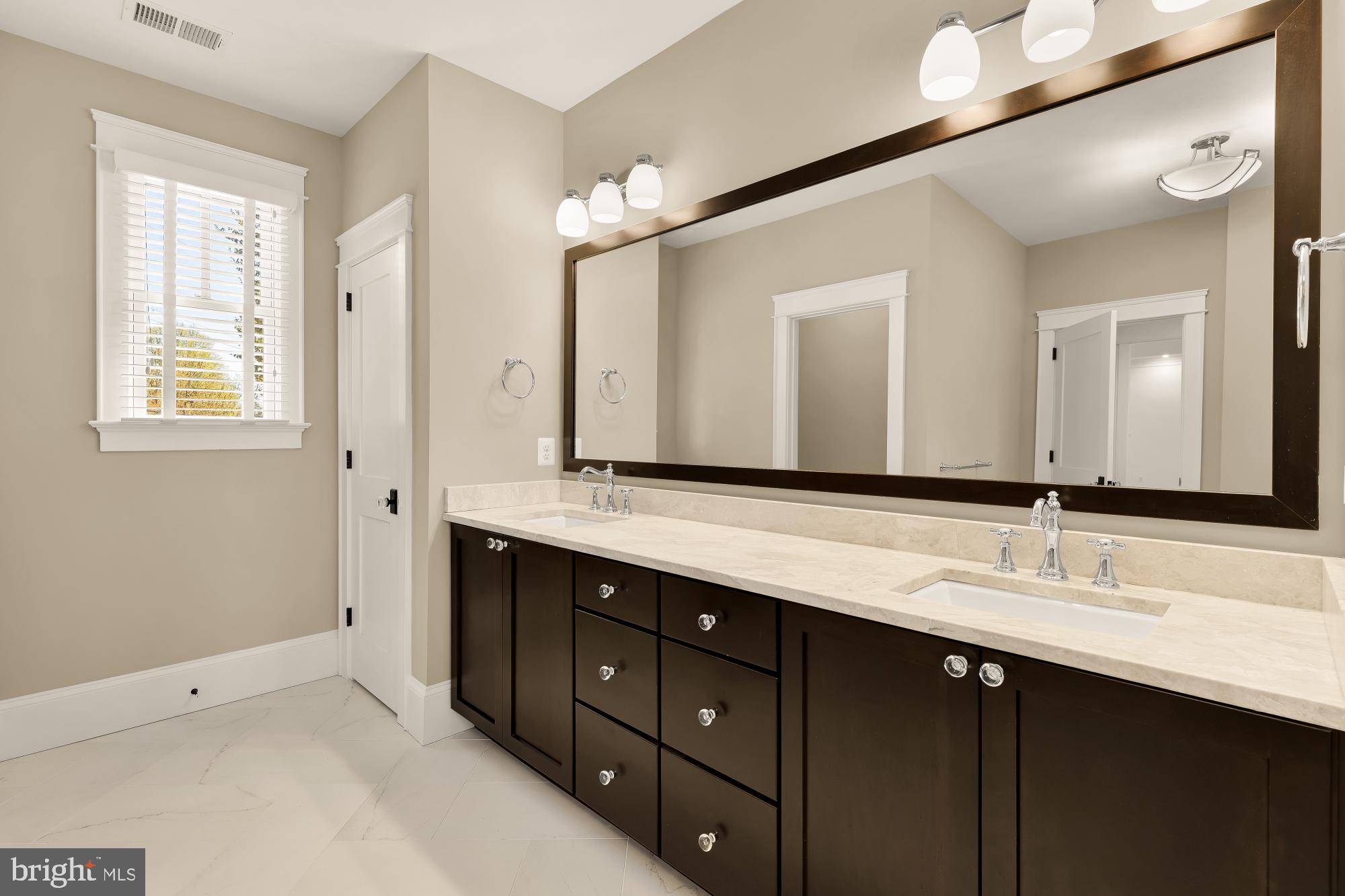 BERKSHIRE OAKWOOD - Residential