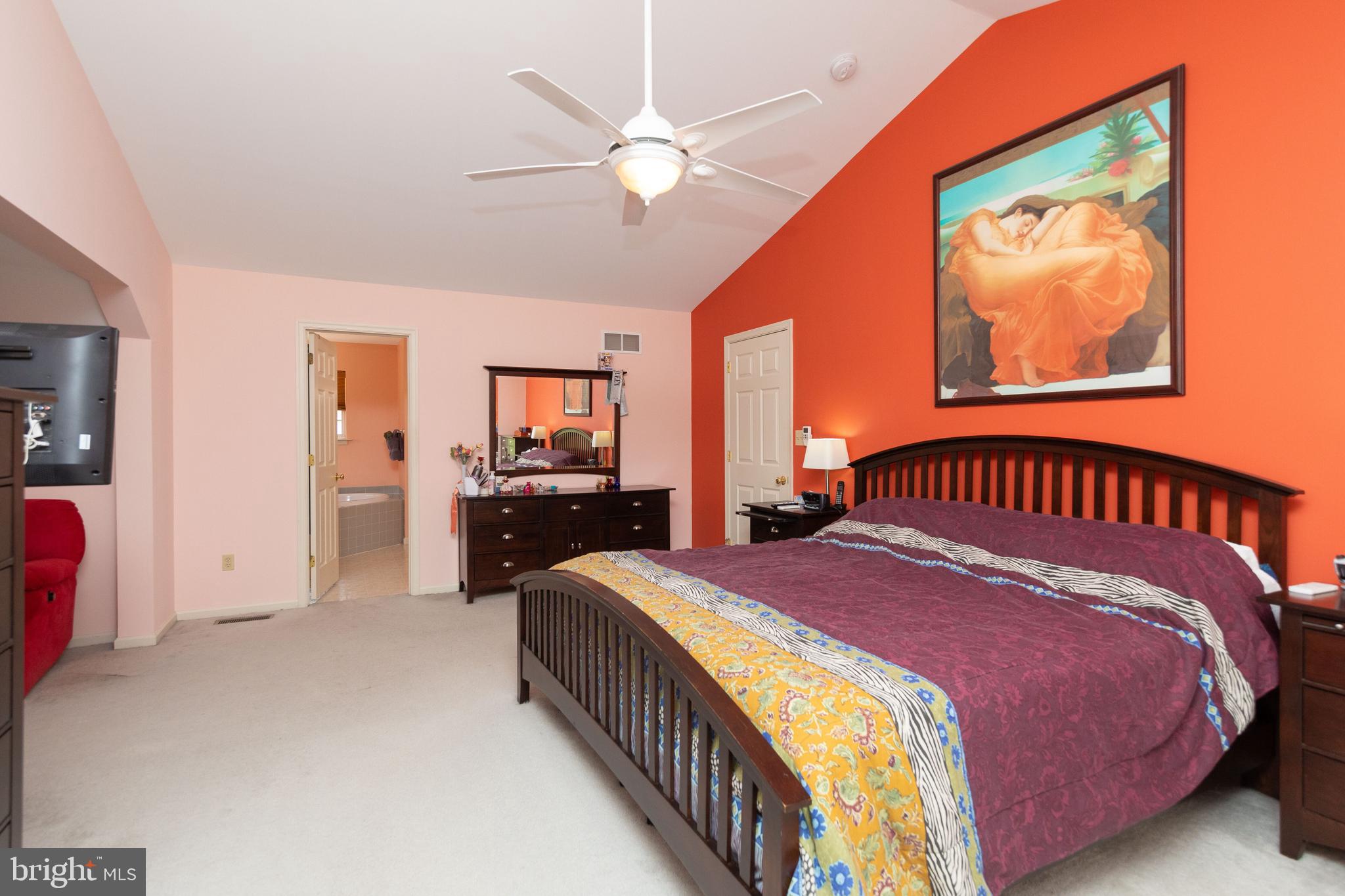 COUNTRY MEADOWS - Residential