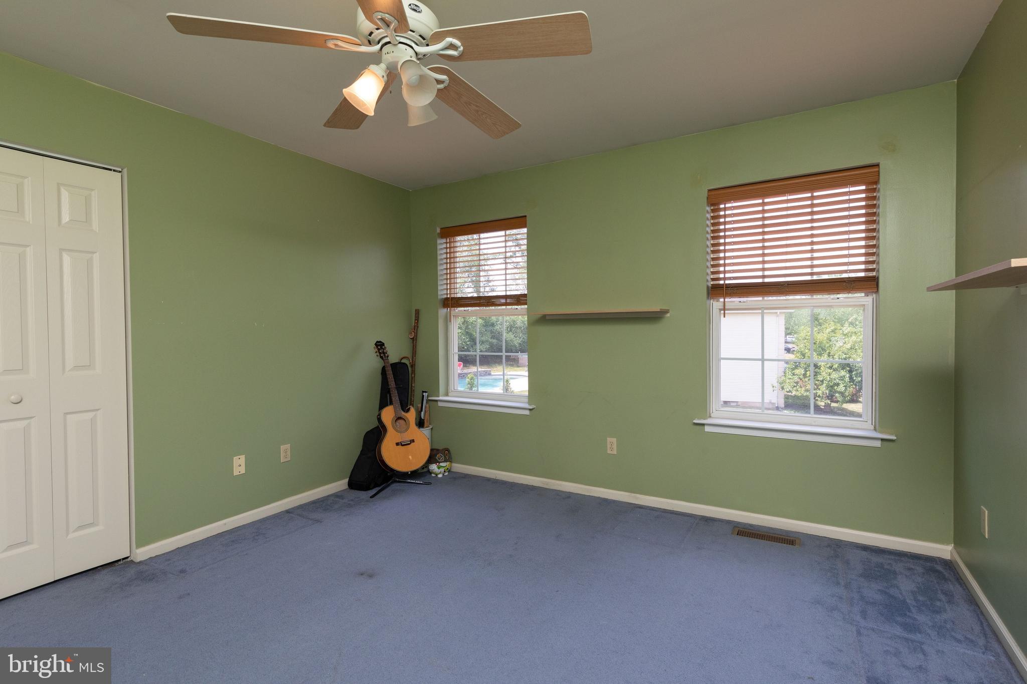 COUNTRY MEADOWS - Residential