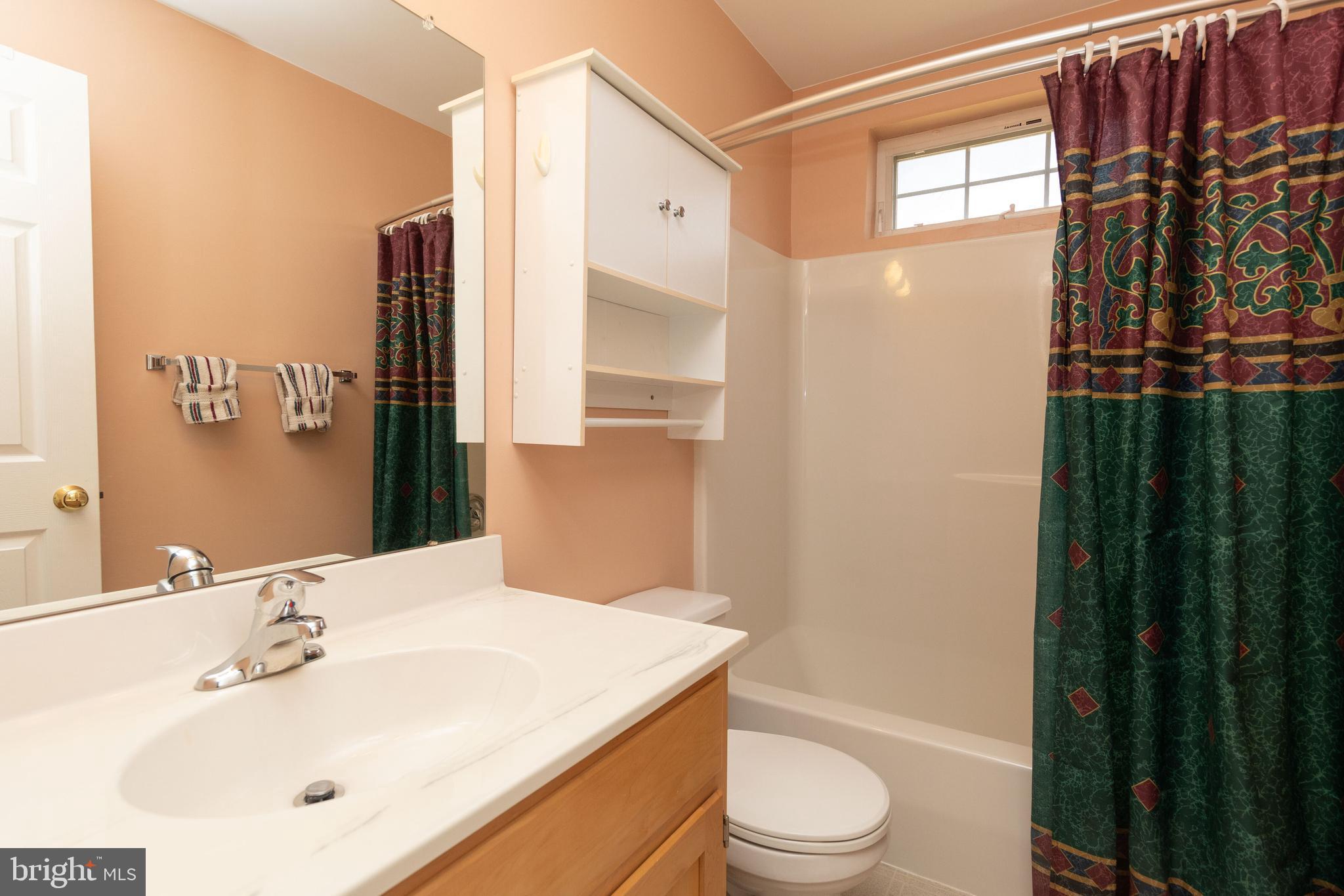 COUNTRY MEADOWS - Residential