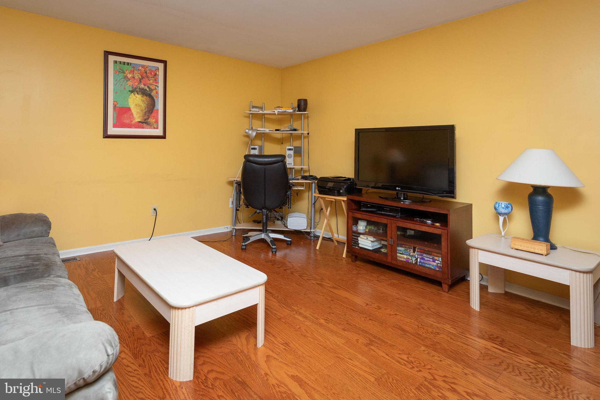 COUNTRY MEADOWS - Residential