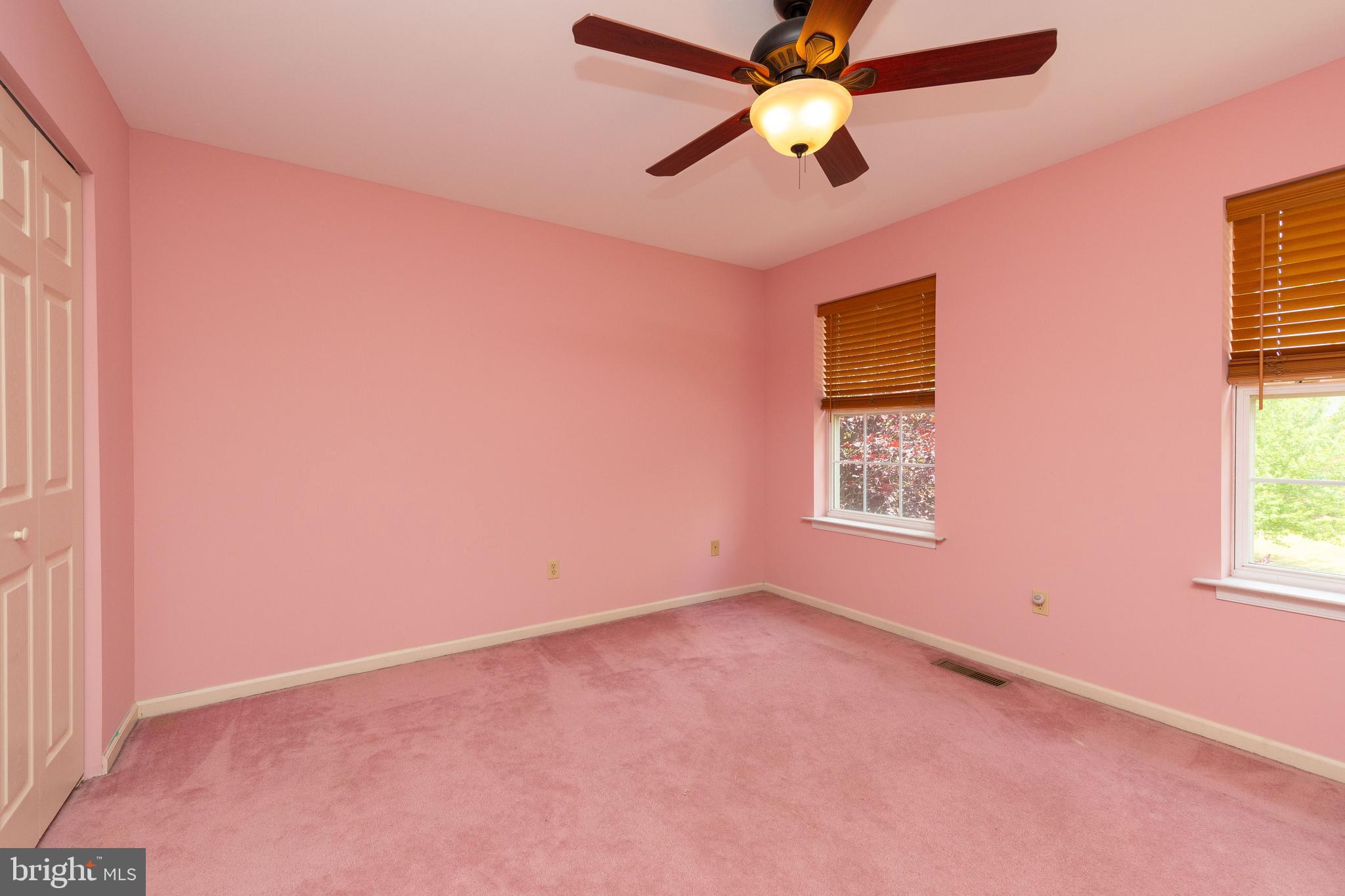 COUNTRY MEADOWS - Residential